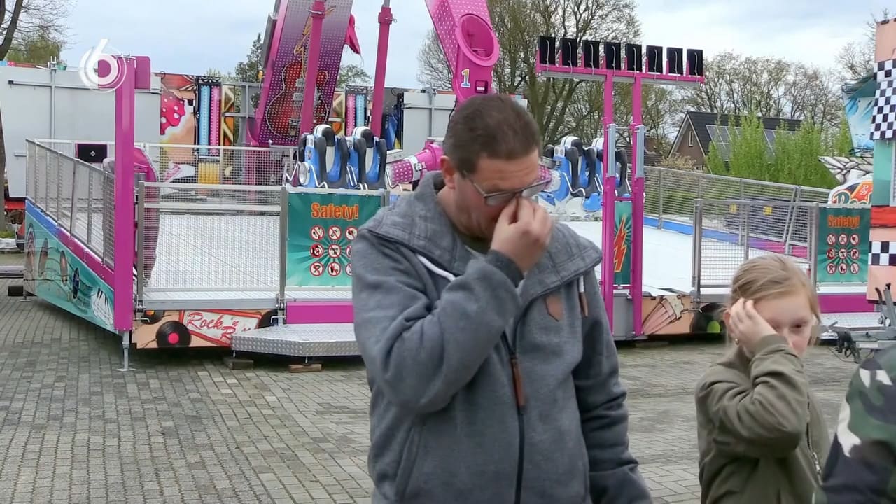 Alleenstaande vader in Steenrijk, Straatarm kan tranen niet bedwingen