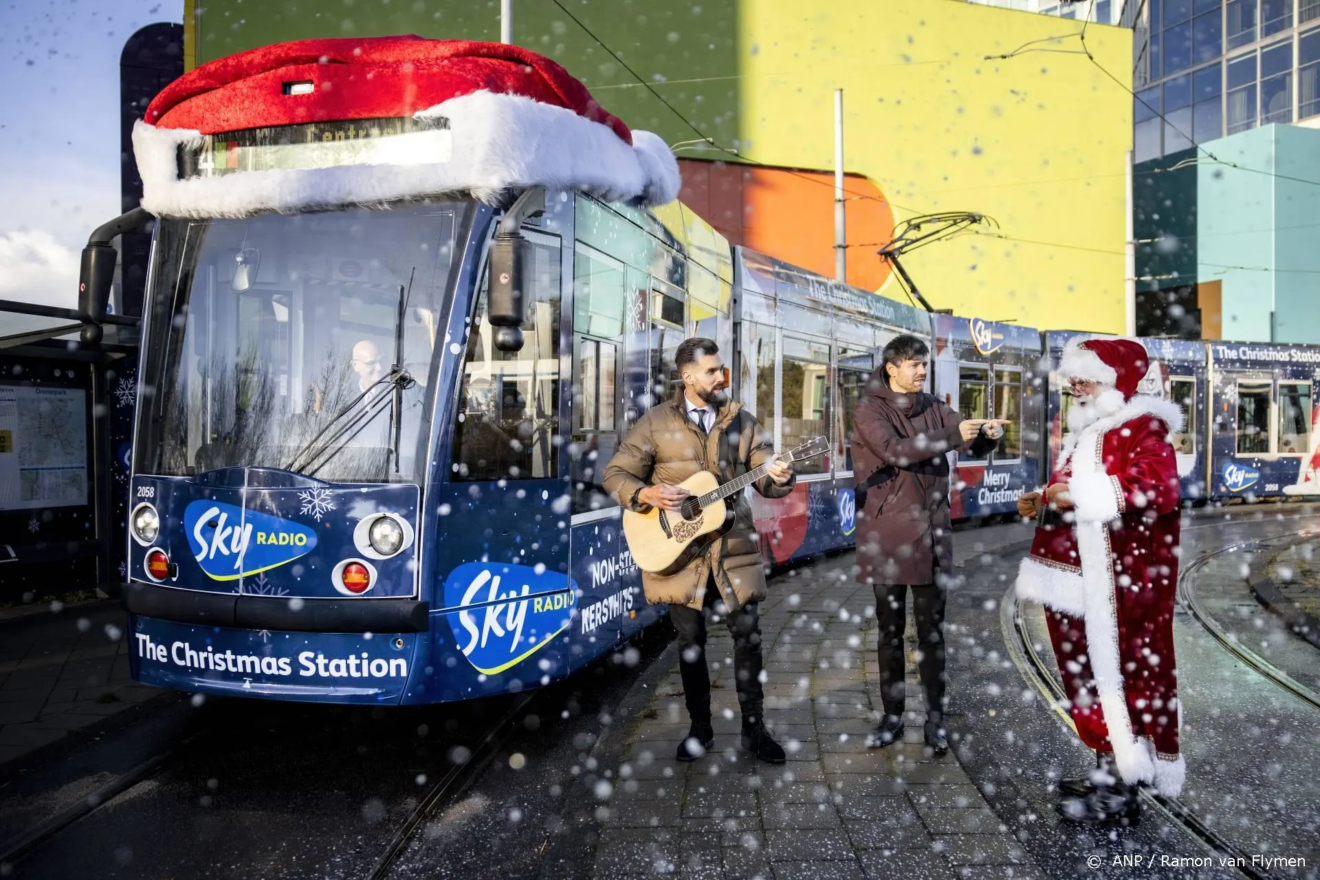 Nick & Simon geven startschot voor Sky Radio-kersttram