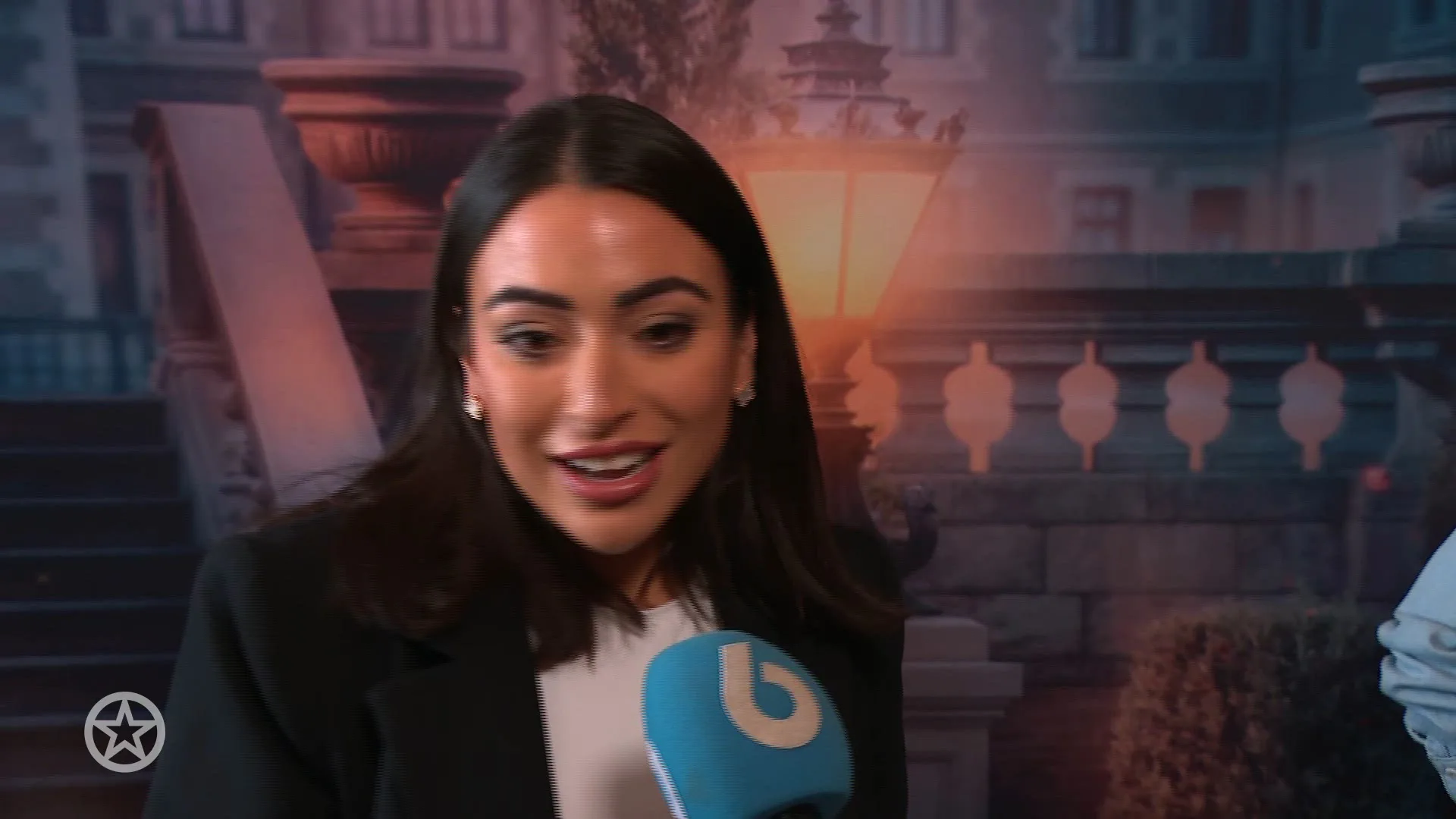 Lale Gül onthult hoeveel Heleen van Royen in vijf dagen heeft verdiend op friends2follow