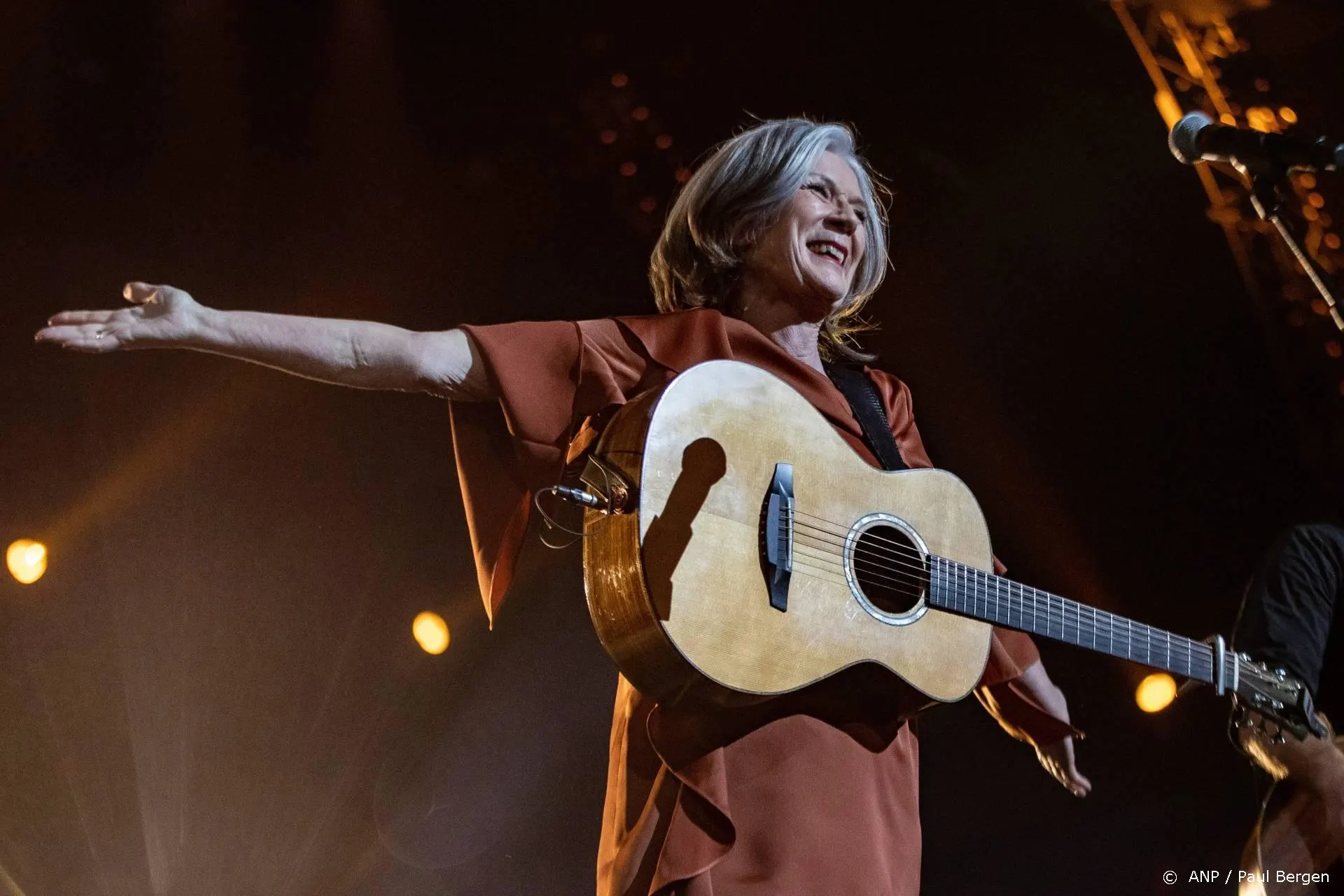 Oud-songfestivalwinnaars gaan het dak op tijdens interval-act