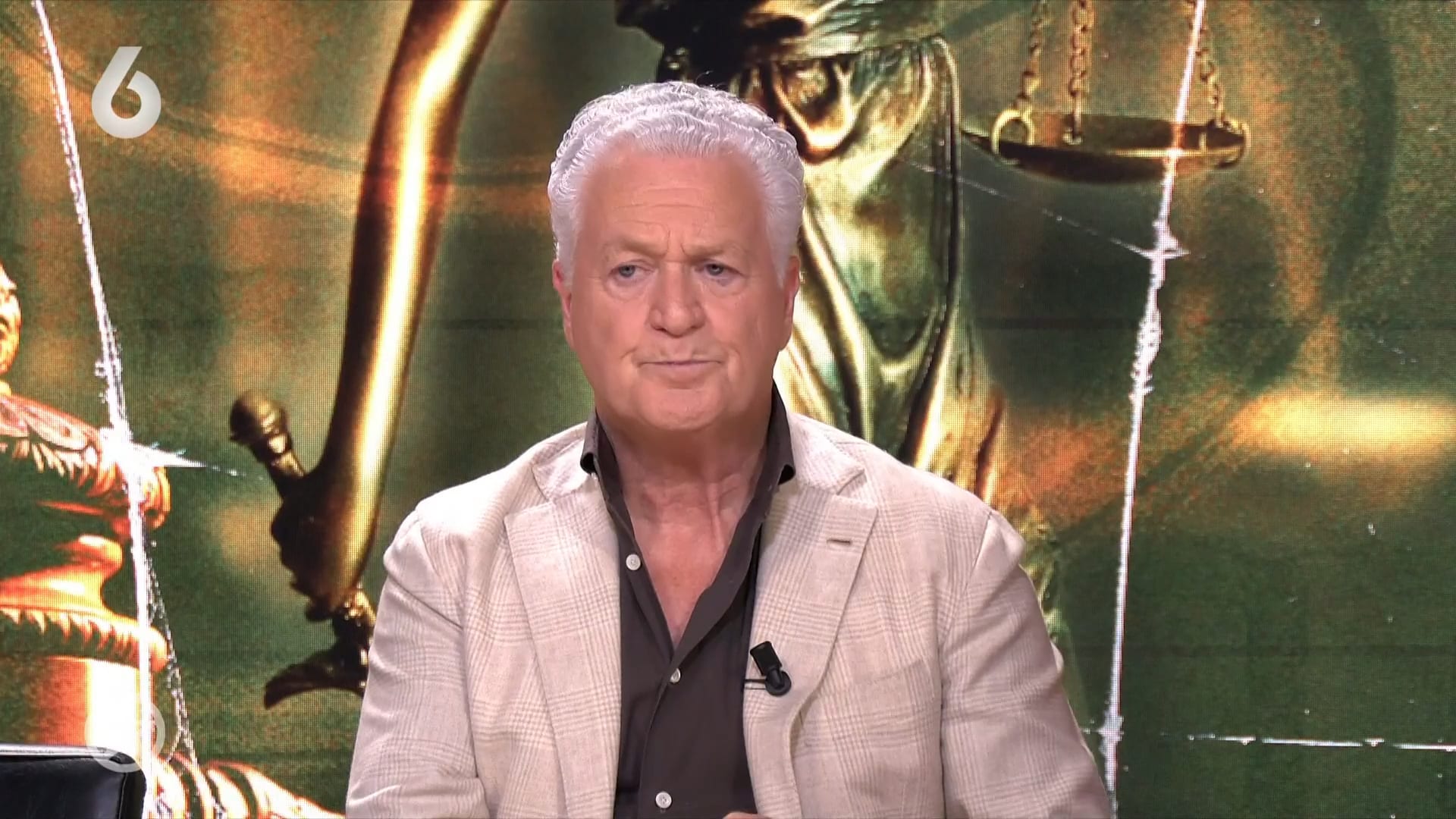 Julio Iglesias sleept de Spaanse vicepremier voor de rechter