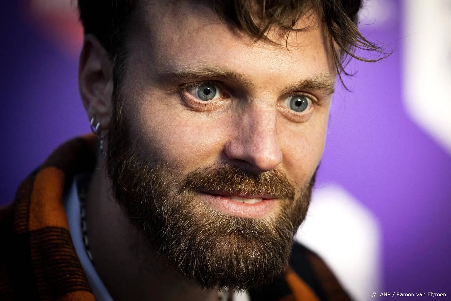 BOOS vraagt tips na bizar bericht: 'Stomabeffers'