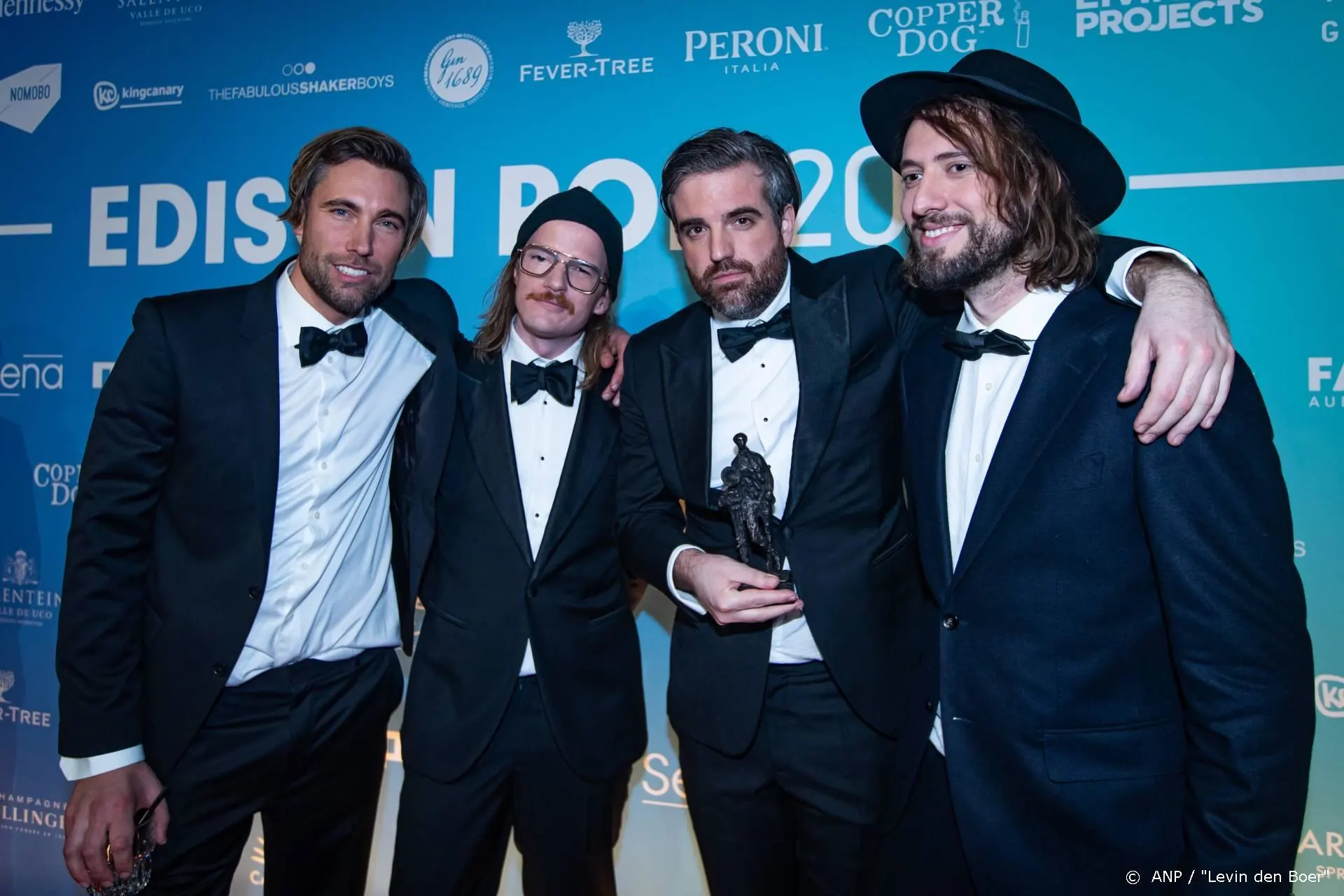 Kensington tussen eerste 80 namen Sziget