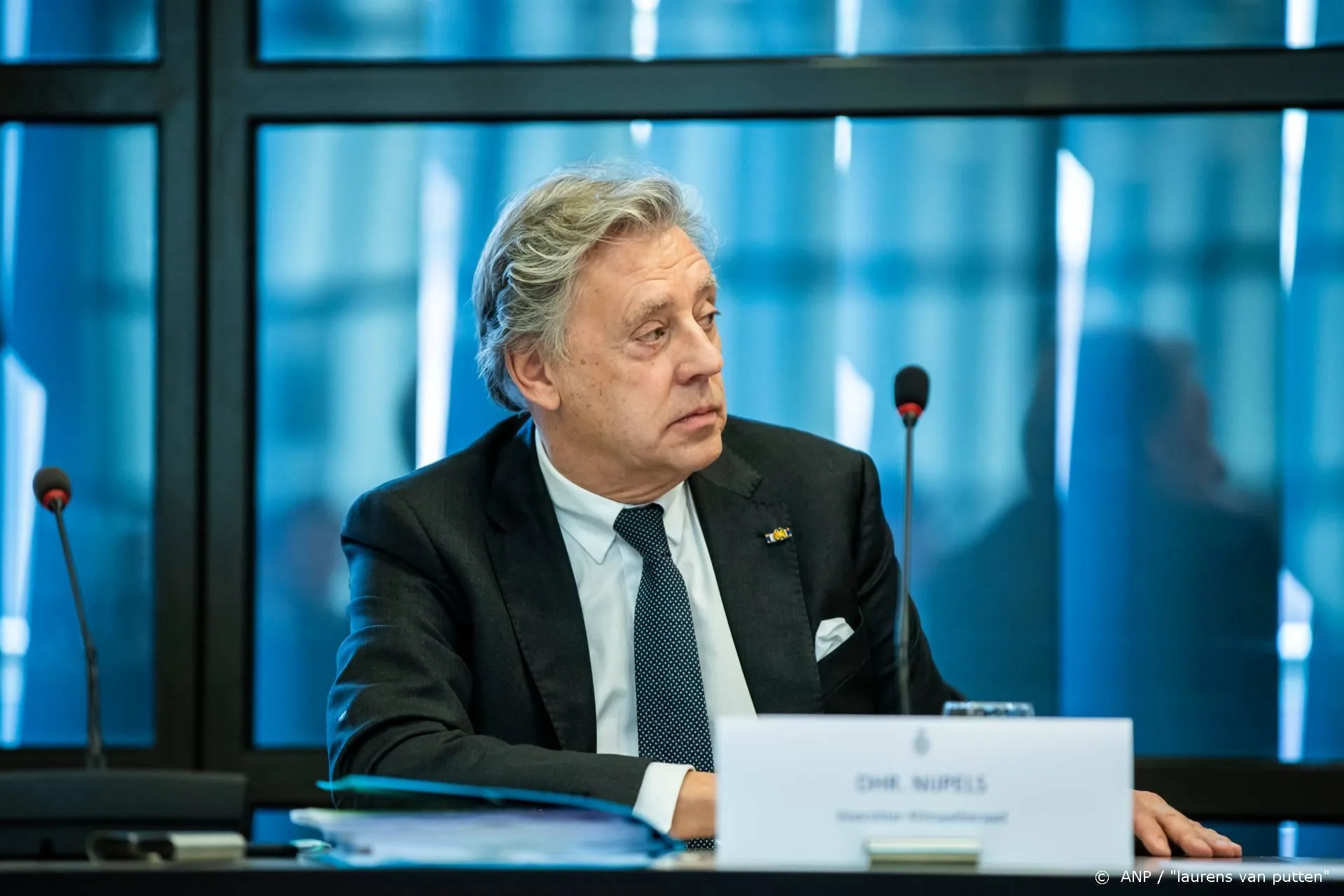 VVD-coryfee Ed Nijpels haalt uit naar partij om cultuurbeleid