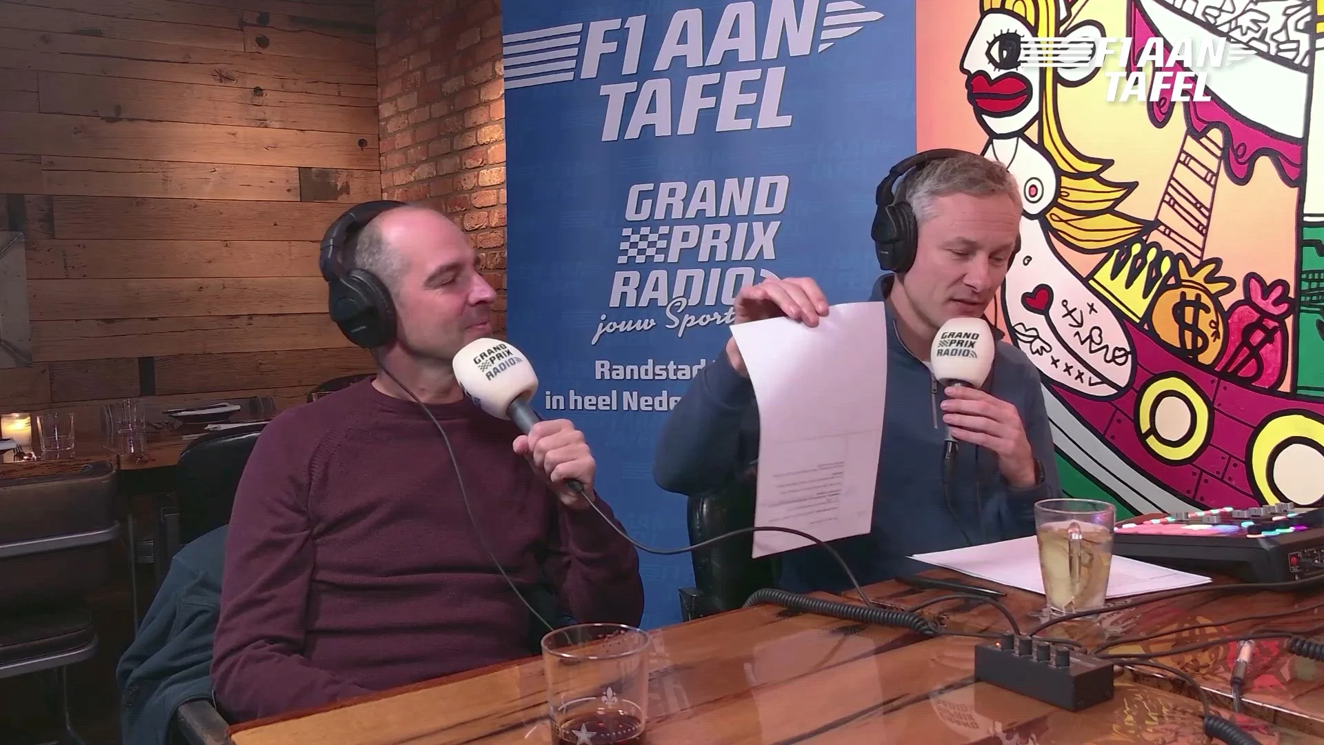 Max Verstappen uitgeroepen tot beste F1-coureur: 'Je wordt er gek van'