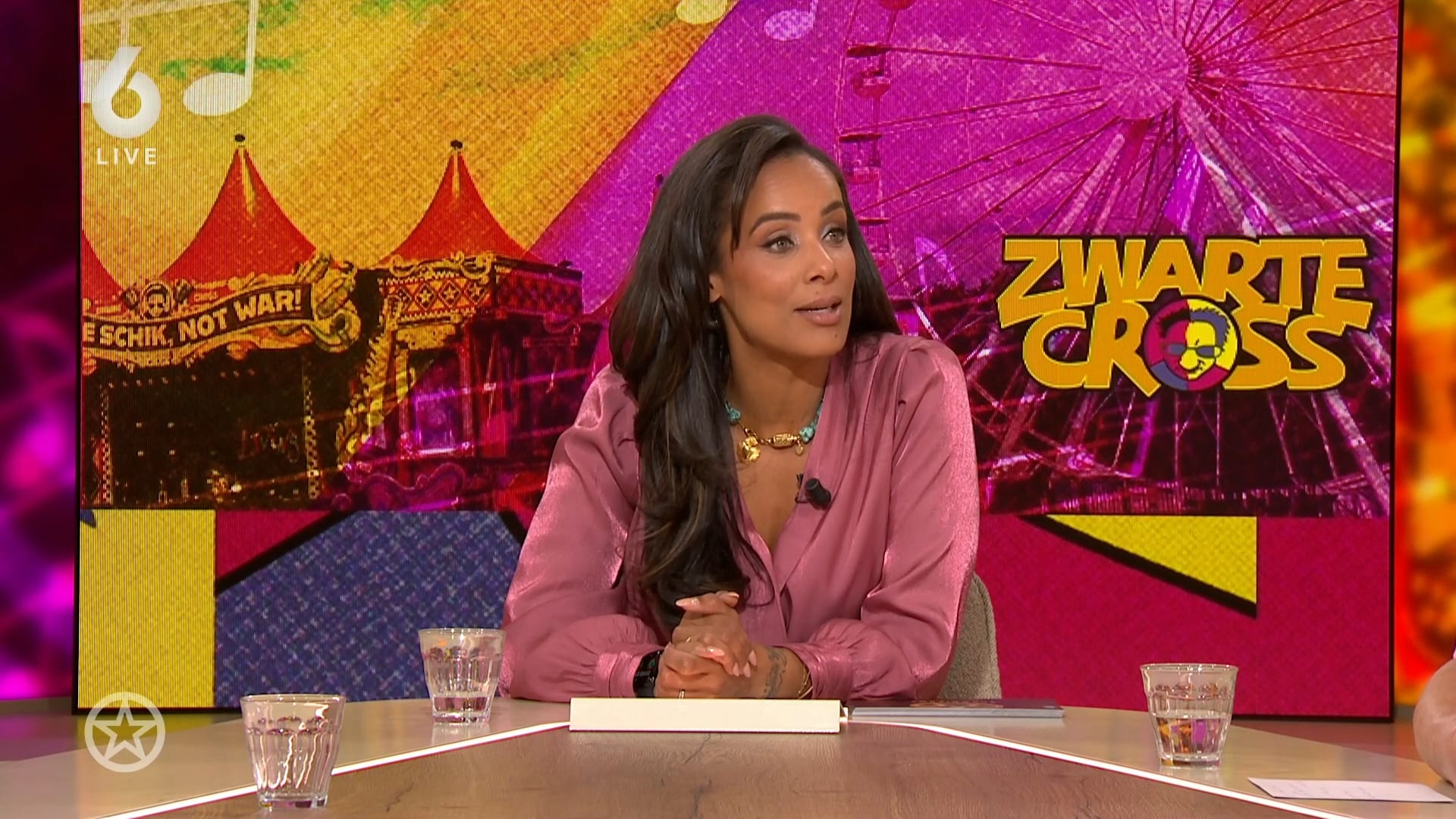 Zwarte Cross in de problemen