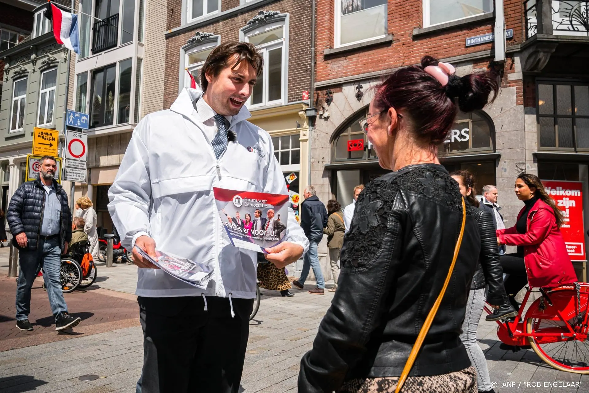 Brabantse kunstenaar doet aangifte tegen FvD-beveiligers