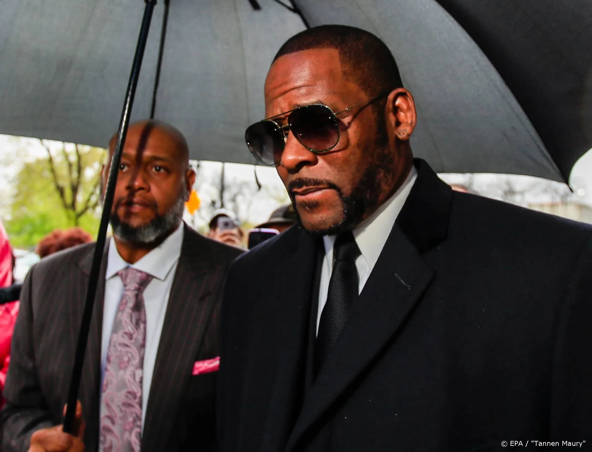 R. Kelly wil de gevangenis uit om coronagevaar