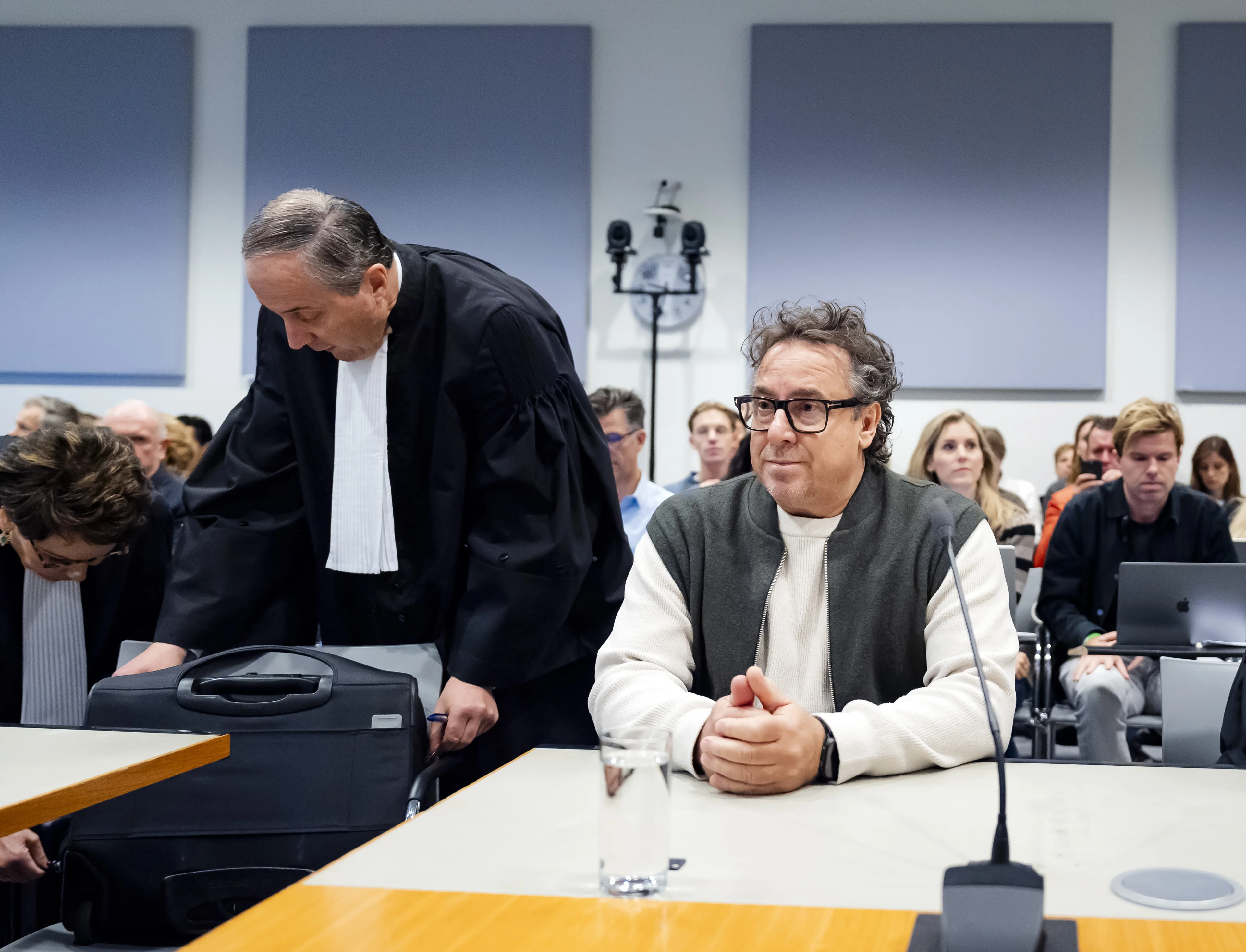 Marco Borsato breekt in rechtbank: 'Dit is niet gebeurd'