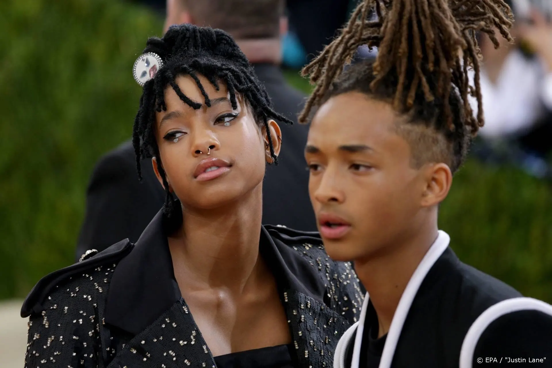 Familie Smith boos op YouTuber om 'vies' filmpje van Willow