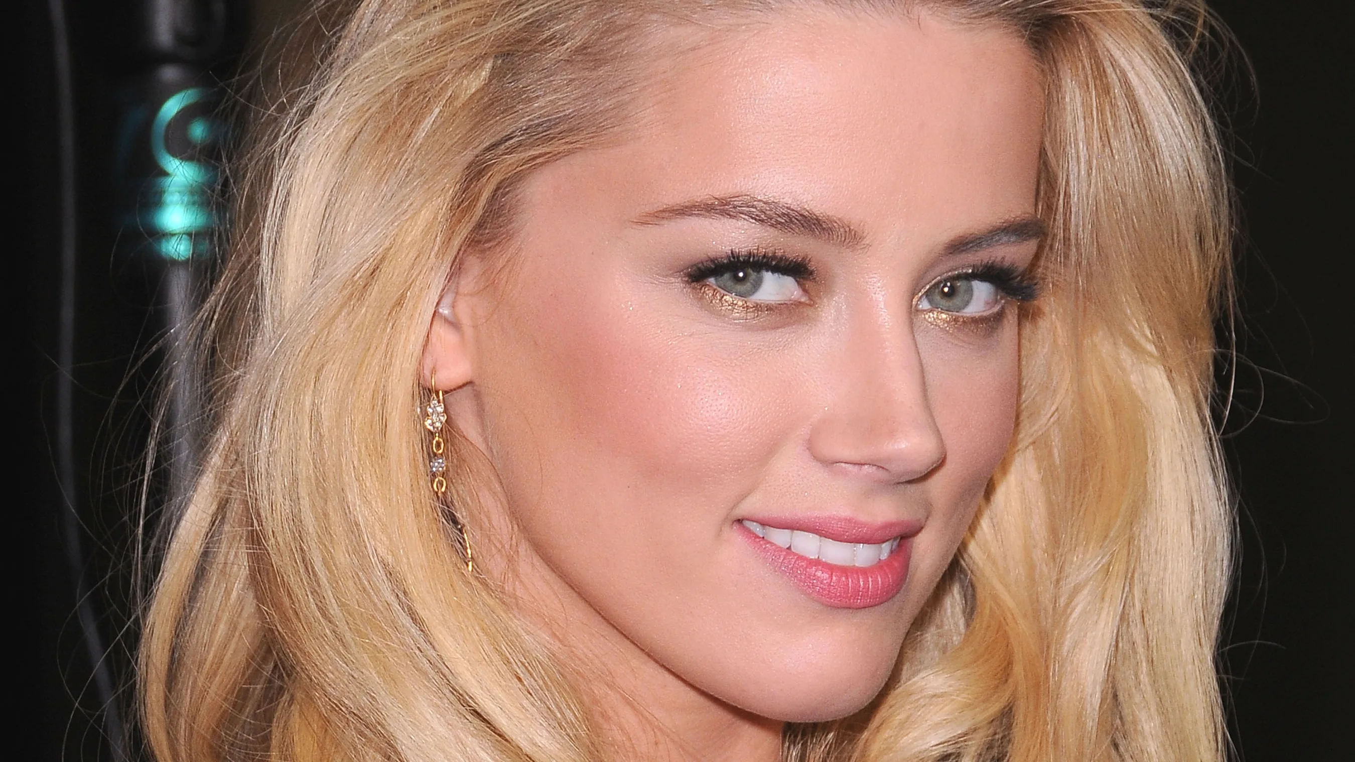 Amber Heard bevallen van tweeling: ‘Mijn handen en hart zijn vol’