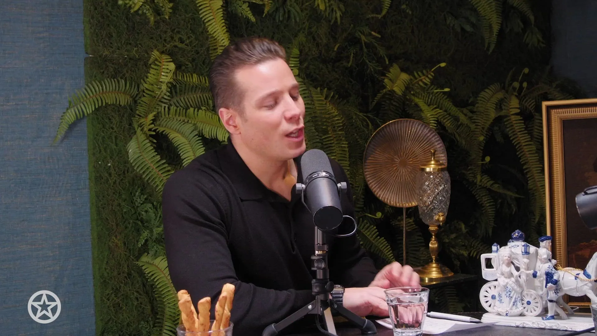 Conflict met blote vrouw na optreden John de Bever