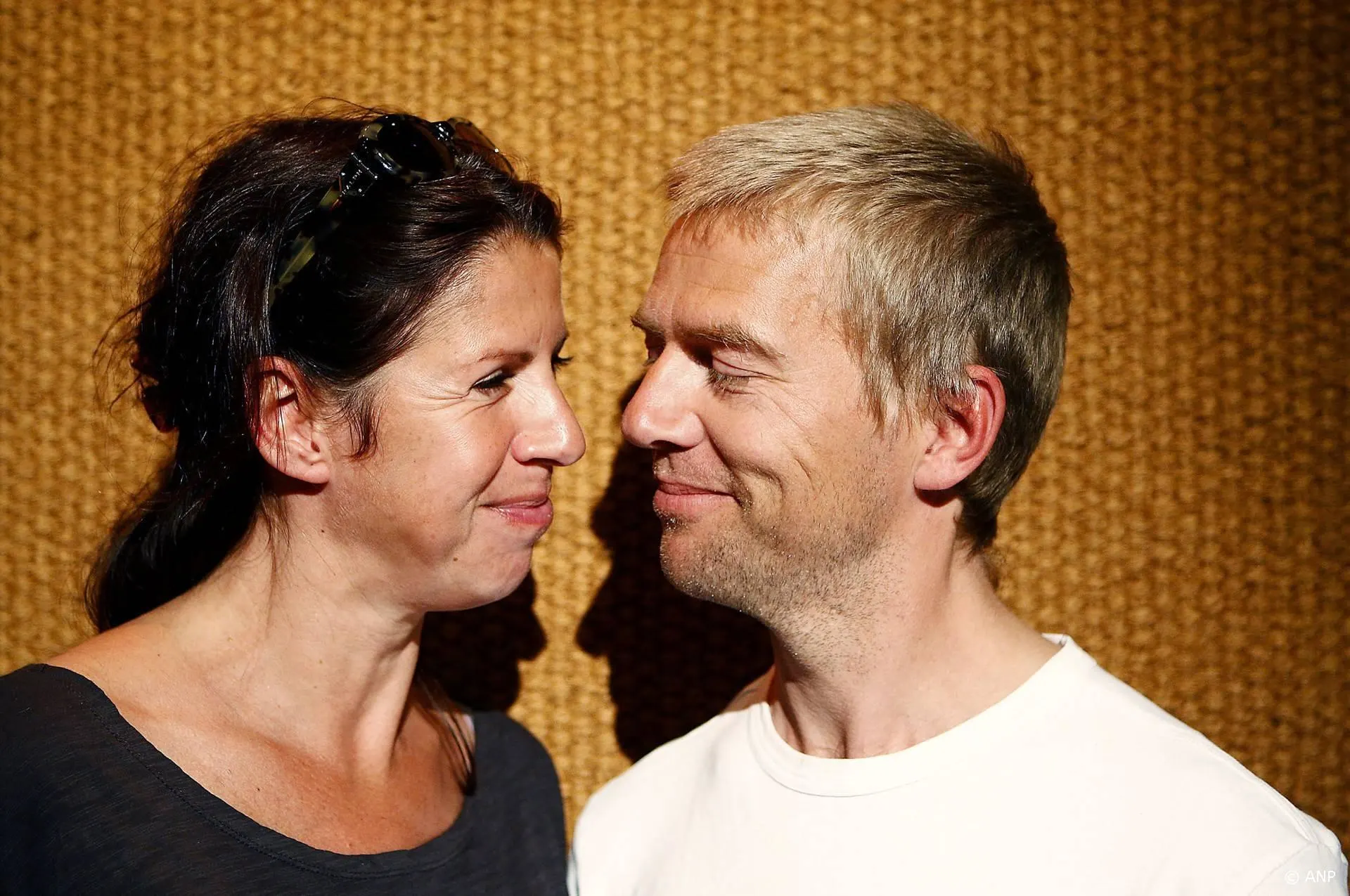 Isa Hoes en zoon emotioneel over verlies Antonie Kamerling