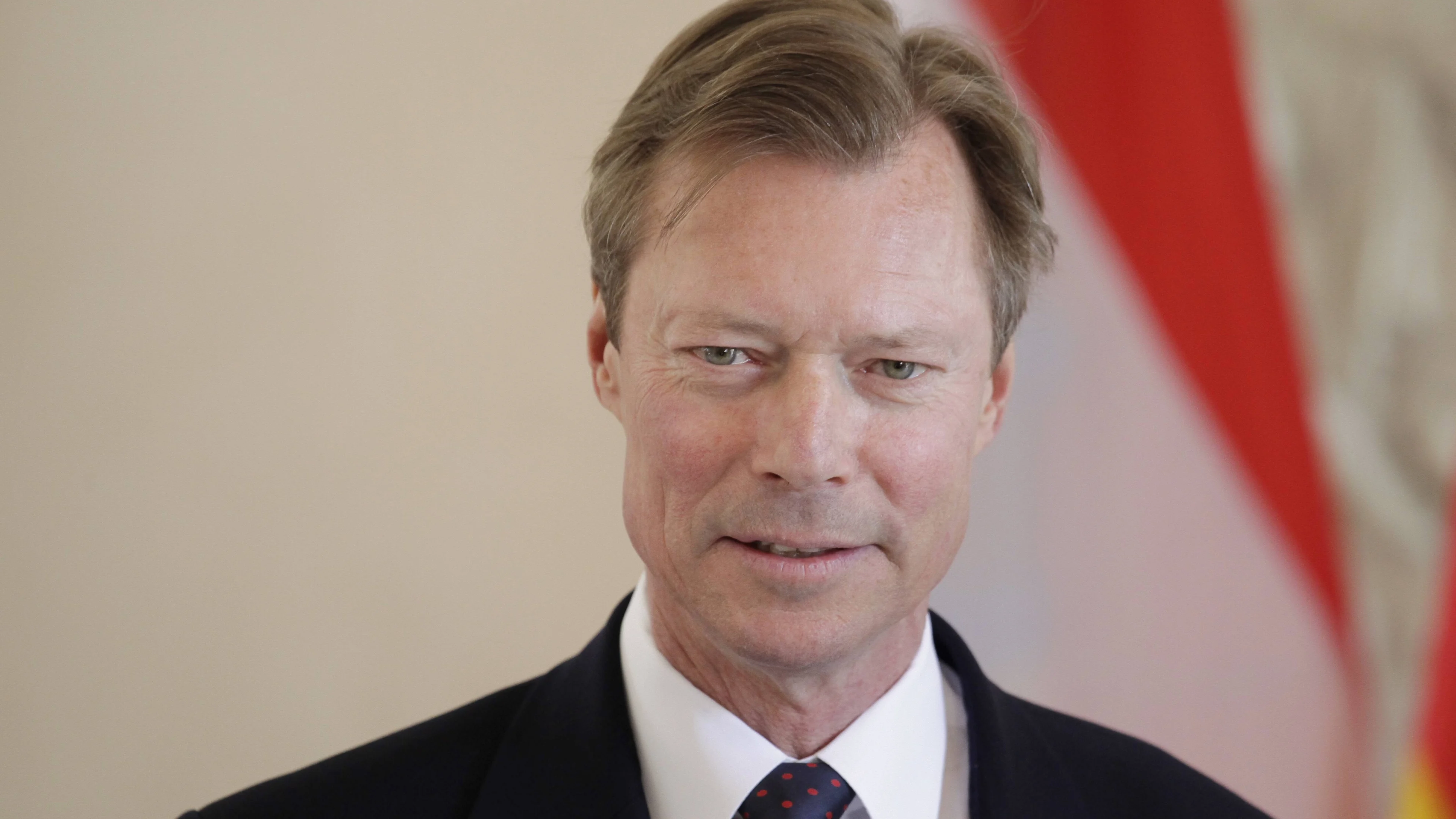 Groothertog Luxemburg onder vuur na vakantie