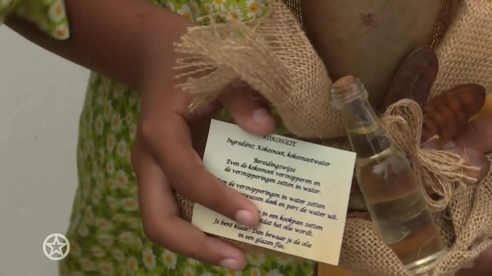 David Beckham verrast 102-jarige fan Mona met videoboodschap