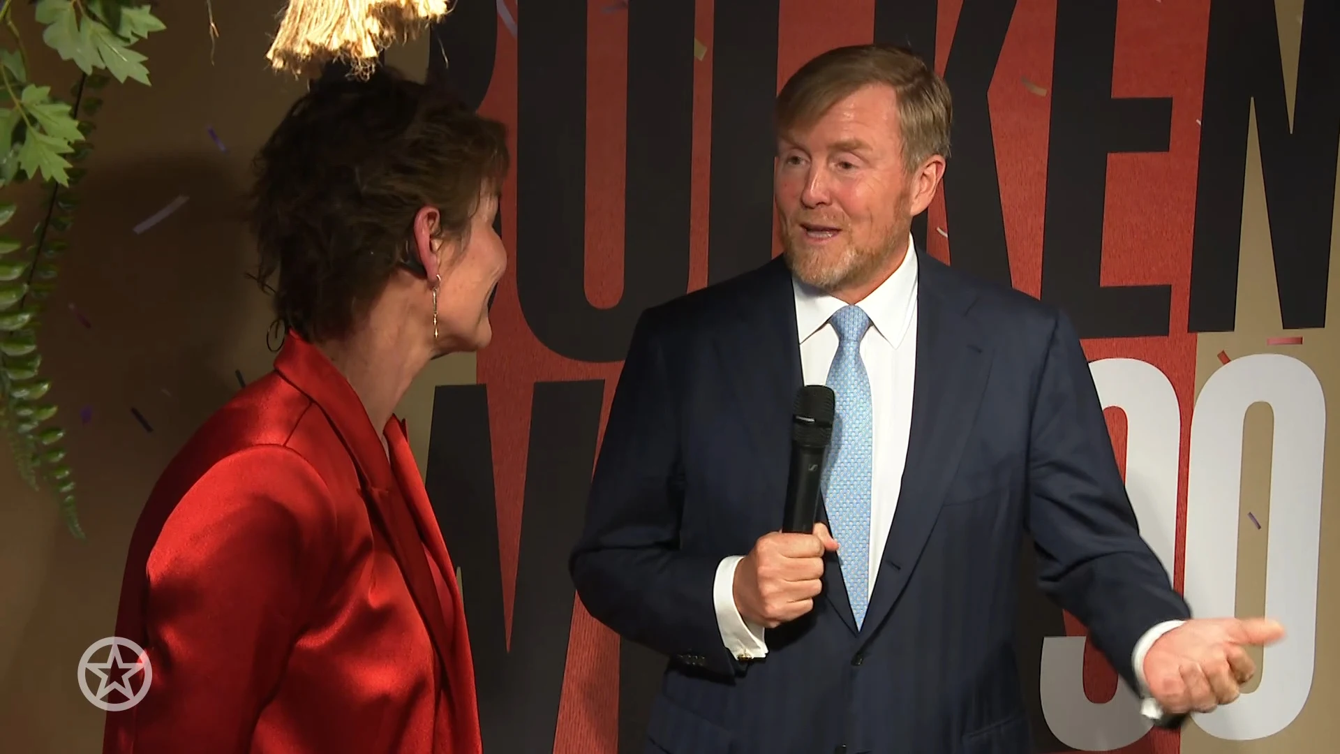 Willem-Alexander over de talenknobbels van zijn dochters