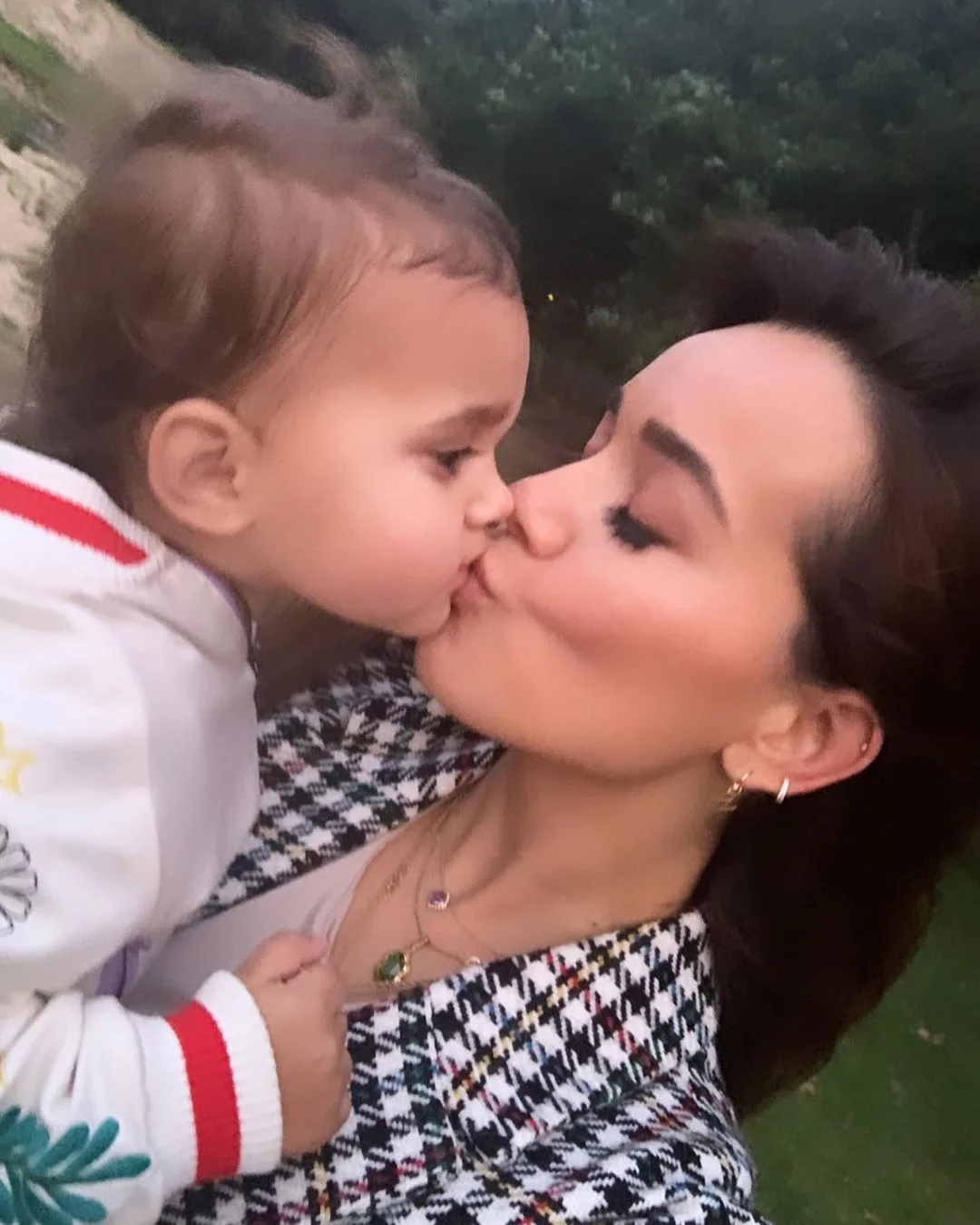 Zoet! Bibi Breijman deelt hilarische familiefoto 