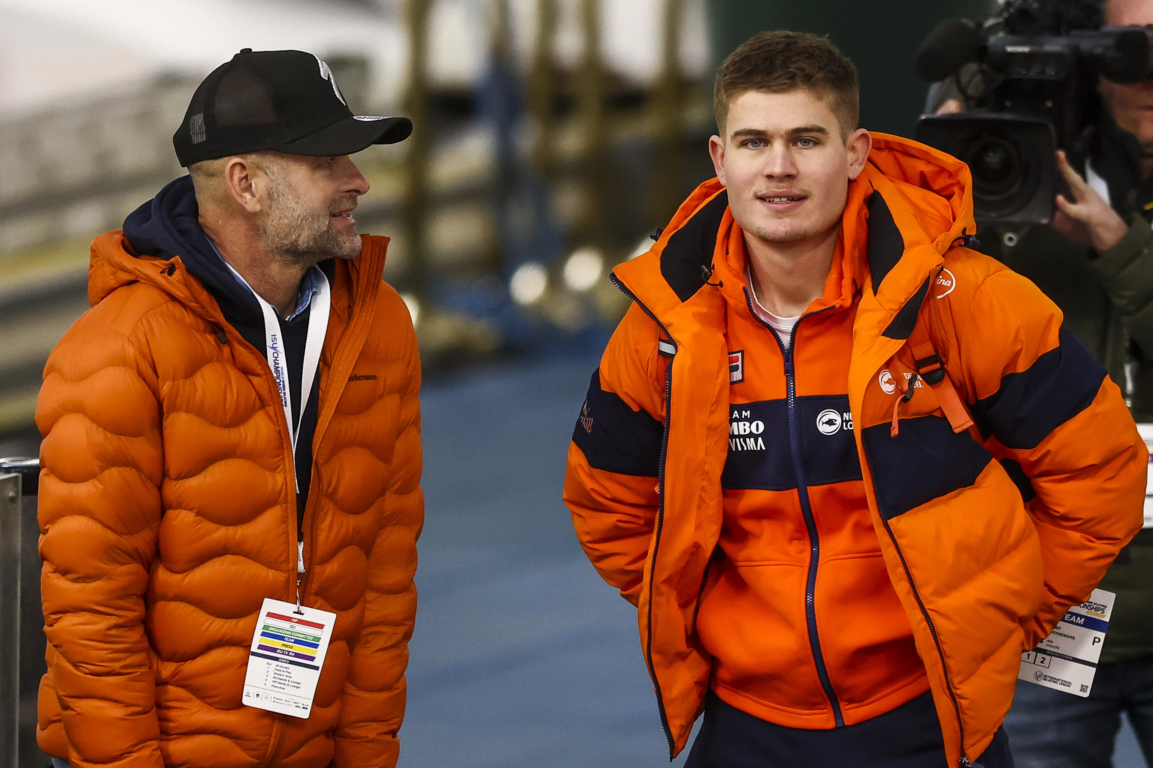 Erben Wennemars sloopt bril vrijwilliger, zoon Joep in 'klotefilm'