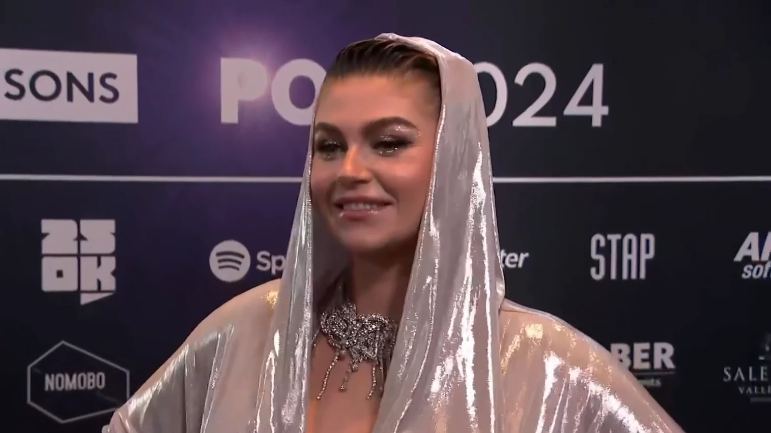 Roxeanne Hazes doet grootse aankondiging