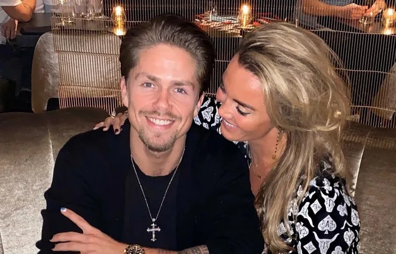 Monique waarschuwt haar volgers