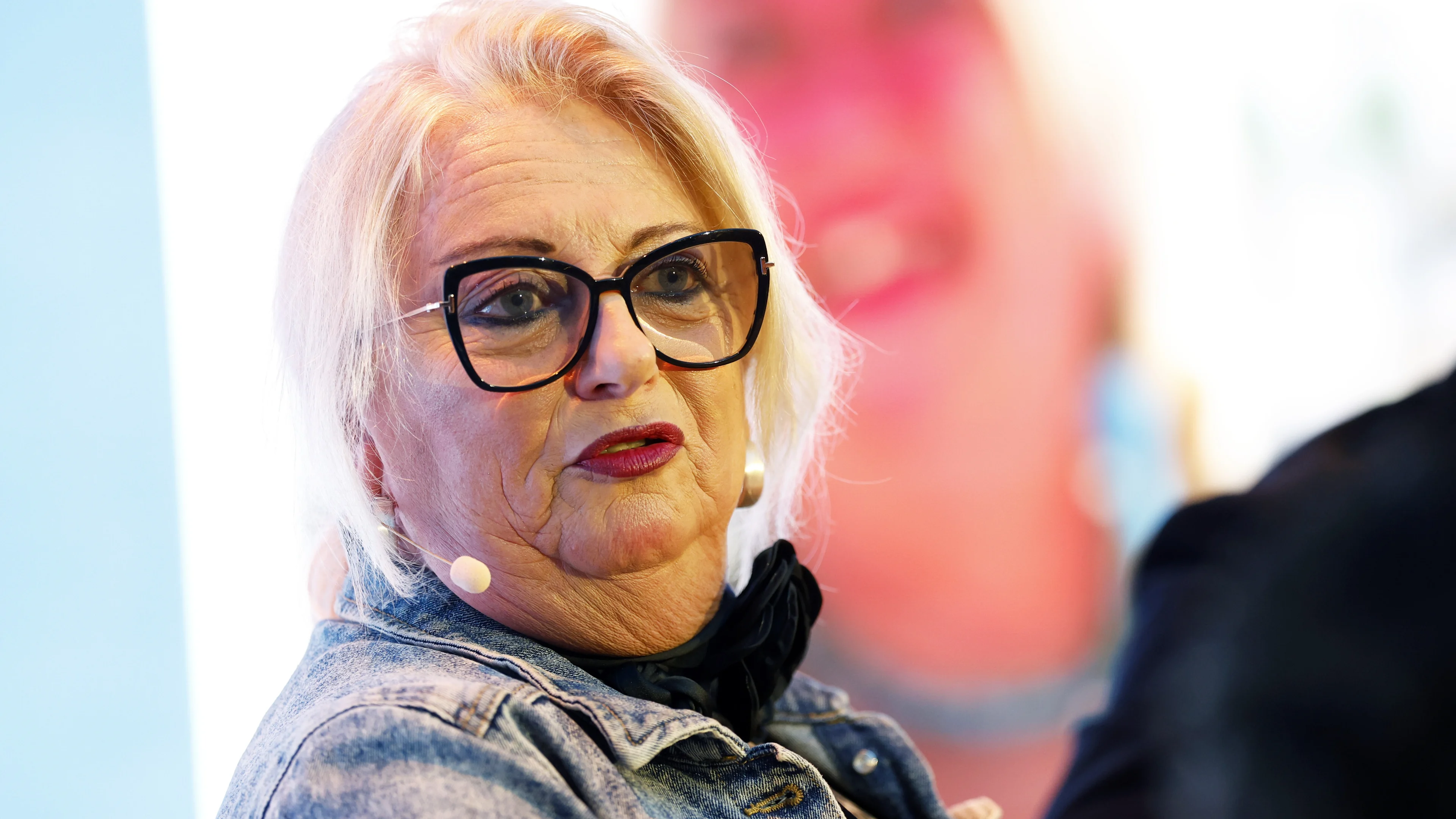 Monique Hansler bereidt om 'boek met de waarheid' uit te brengen