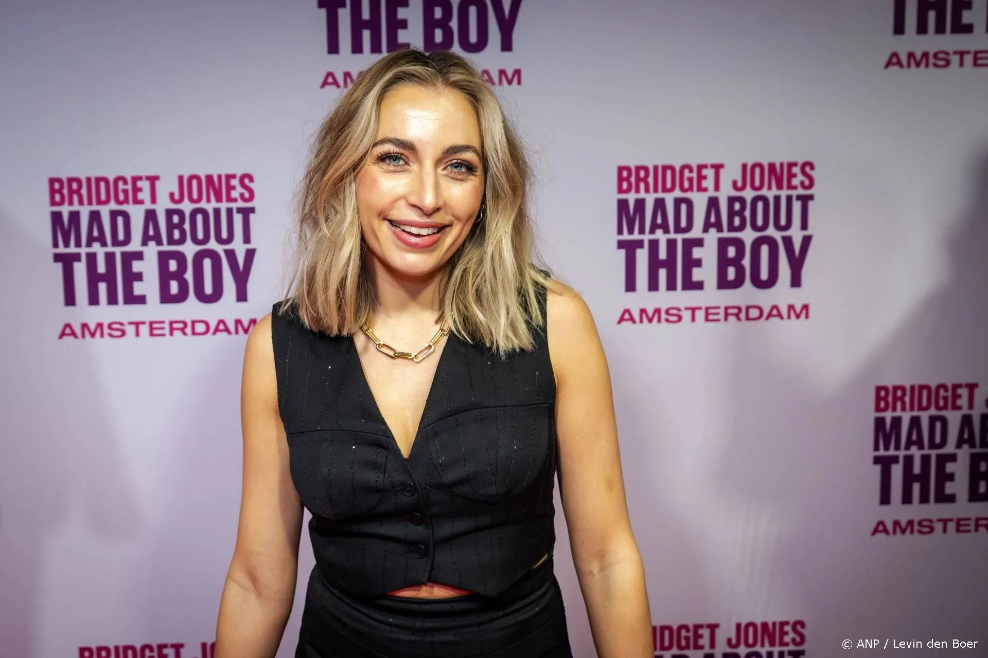 Shelly Sterk deelt heftig bericht: 'Cyste op eileider'