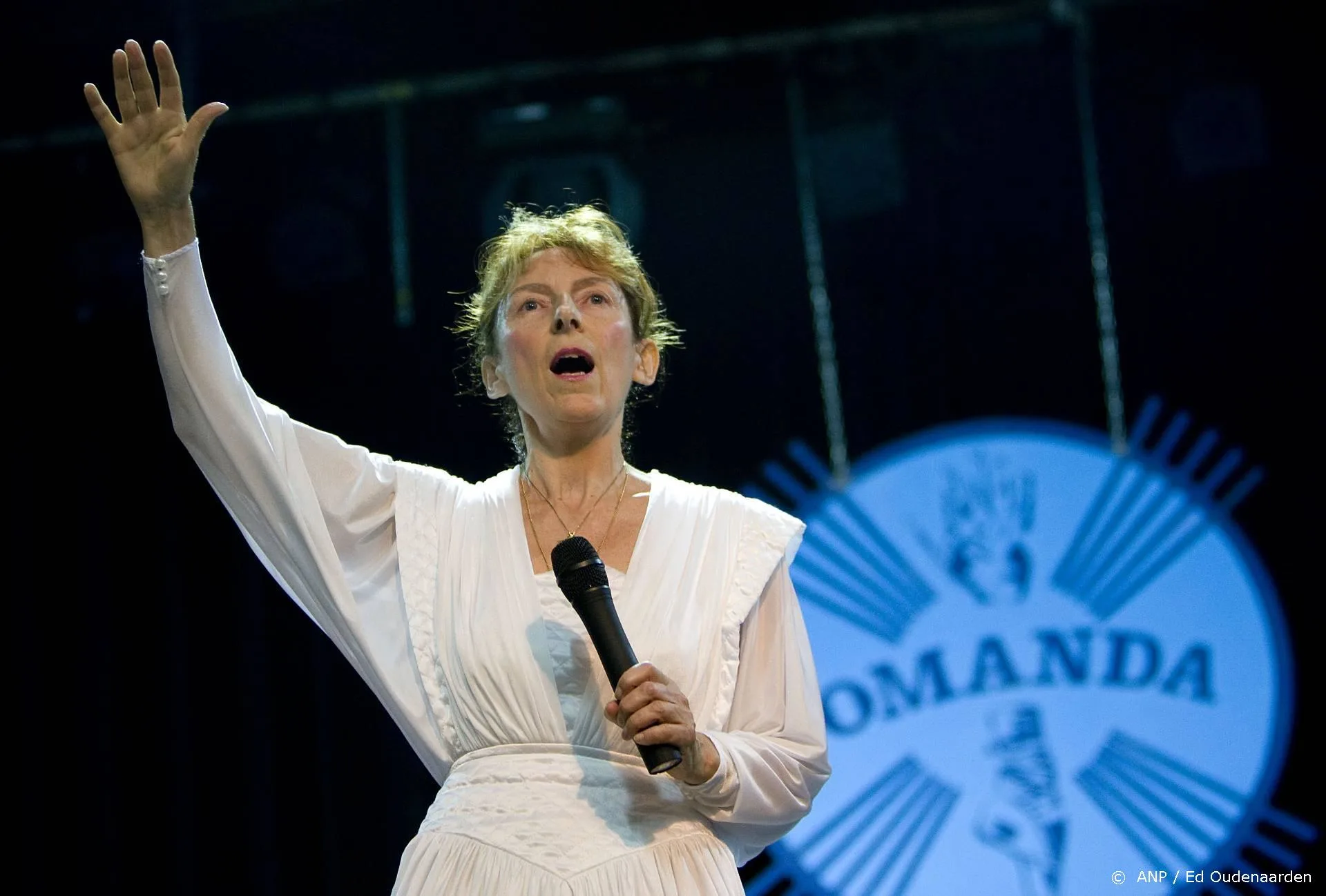 Medium Jomanda duikt weer op