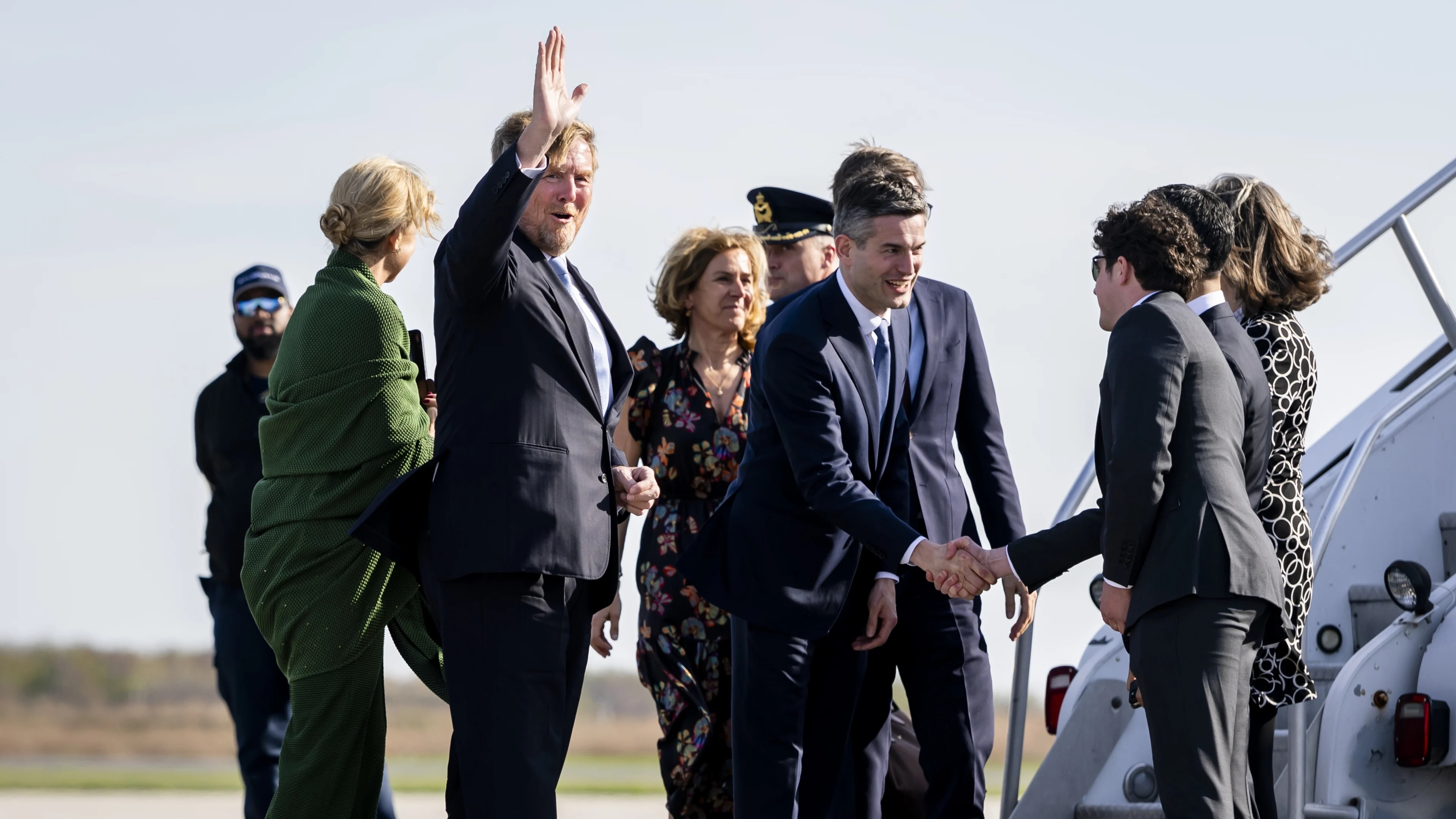 Zien: koningspaar komt aan in VS voor werkbezoek