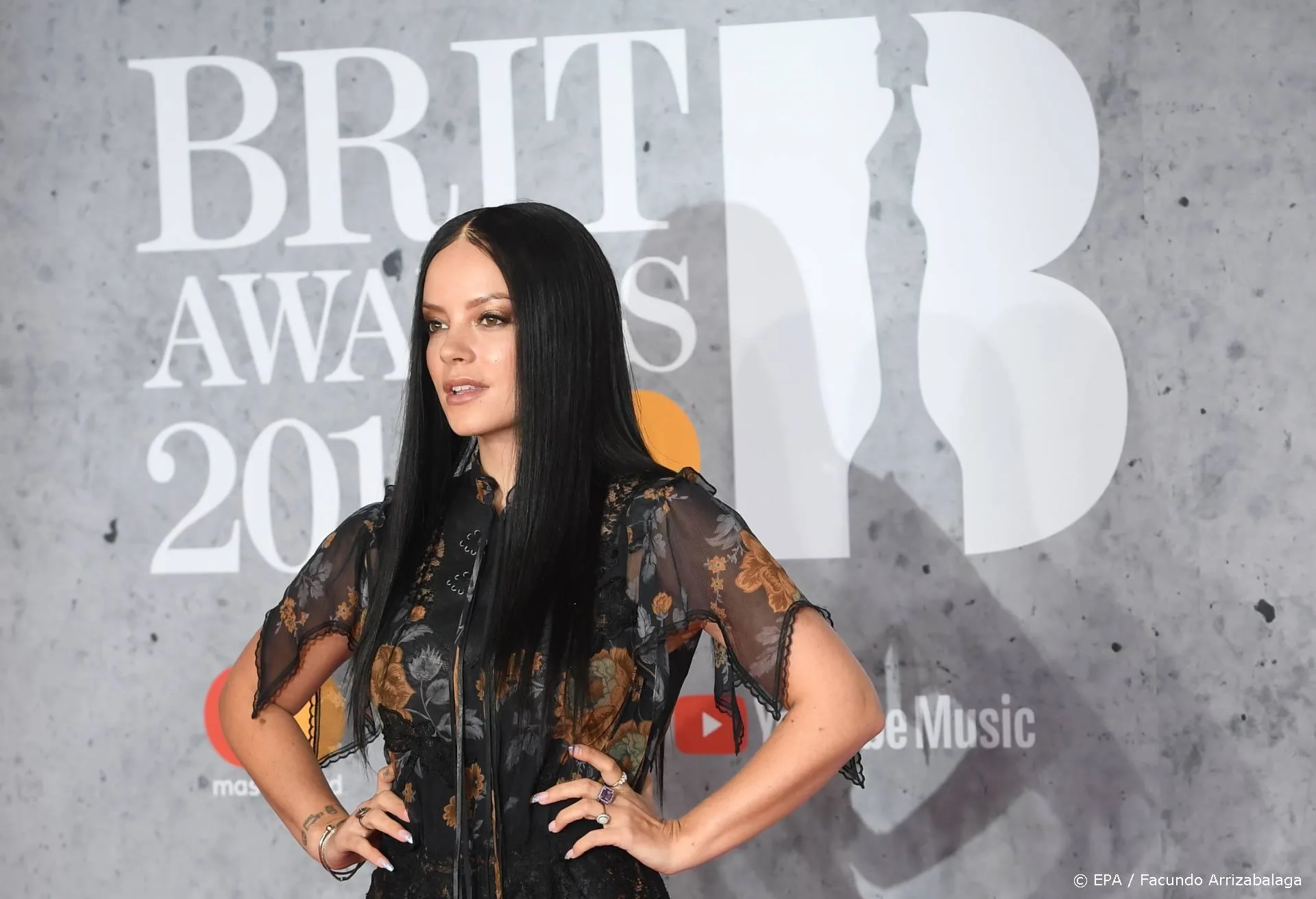 Lily Allen twee jaar drugs- en alcoholvrij