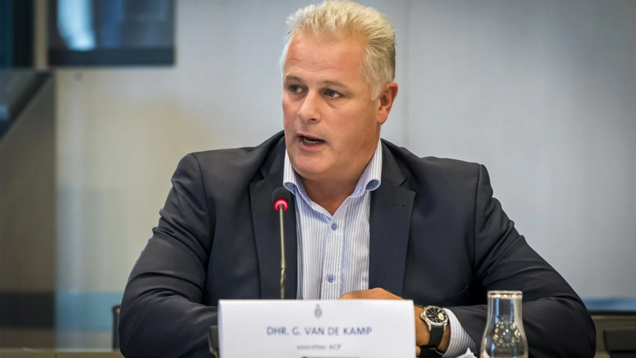 Meldingen grensoverschrijdend gedrag, voorzitter politiebond ACP legt werk neer