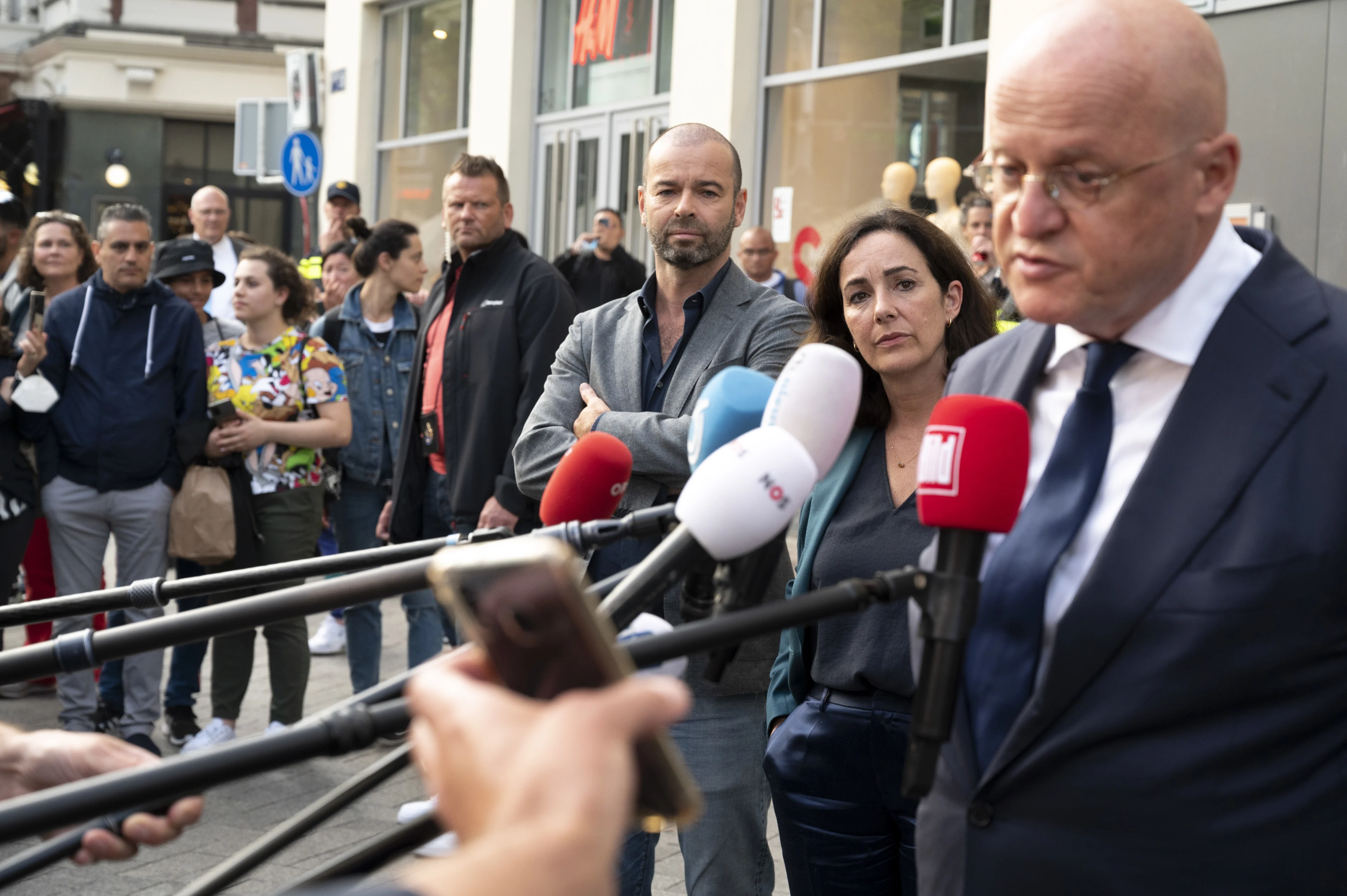 Bezoek Grapperhaus en Halsema geeft redactie RTL Boulevard kracht 