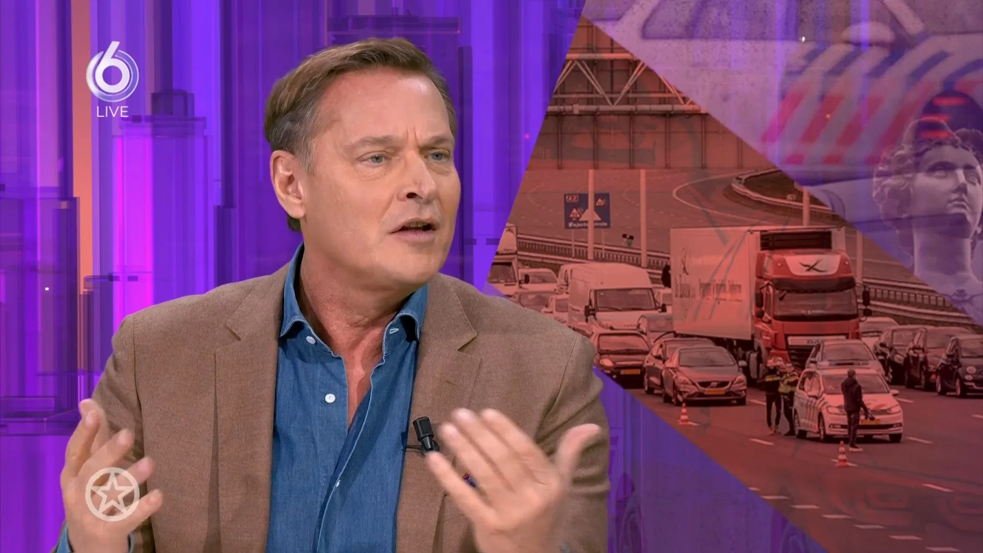 Albert Verlinde belt met John van den Heuvel