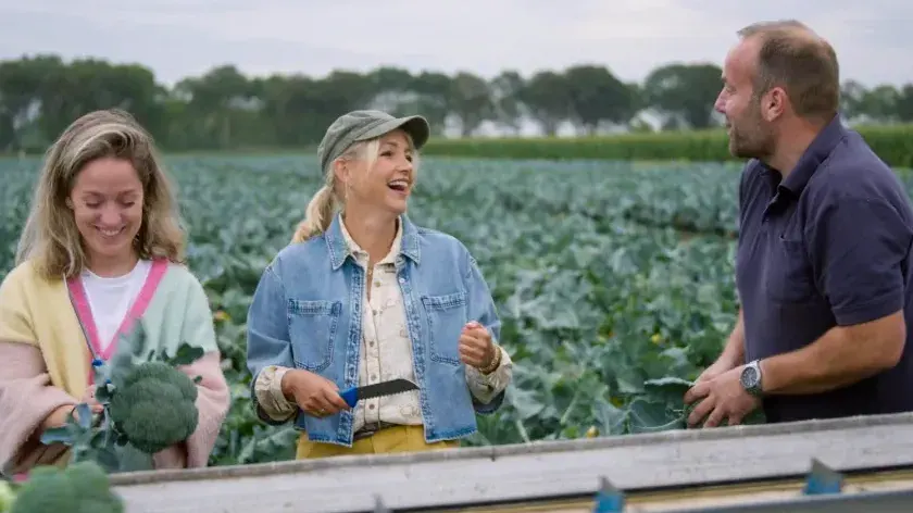 Yvon Jaspers bezoekt Boer zoekt vrouw-sterren in nieuw seizoen Onze boerderij