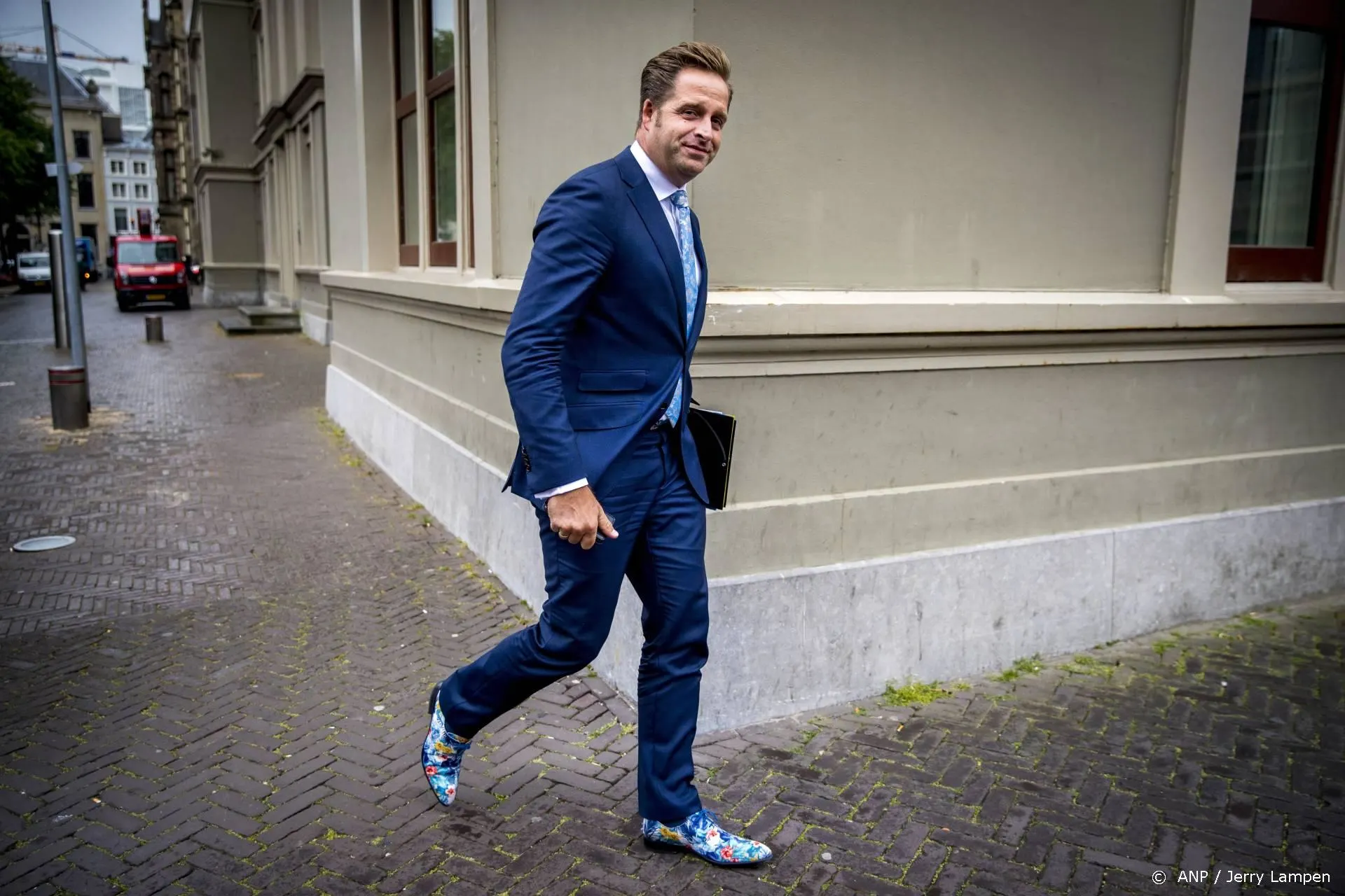 Songfestivalschoenen Hugo de Jonge leveren 2200 euro op