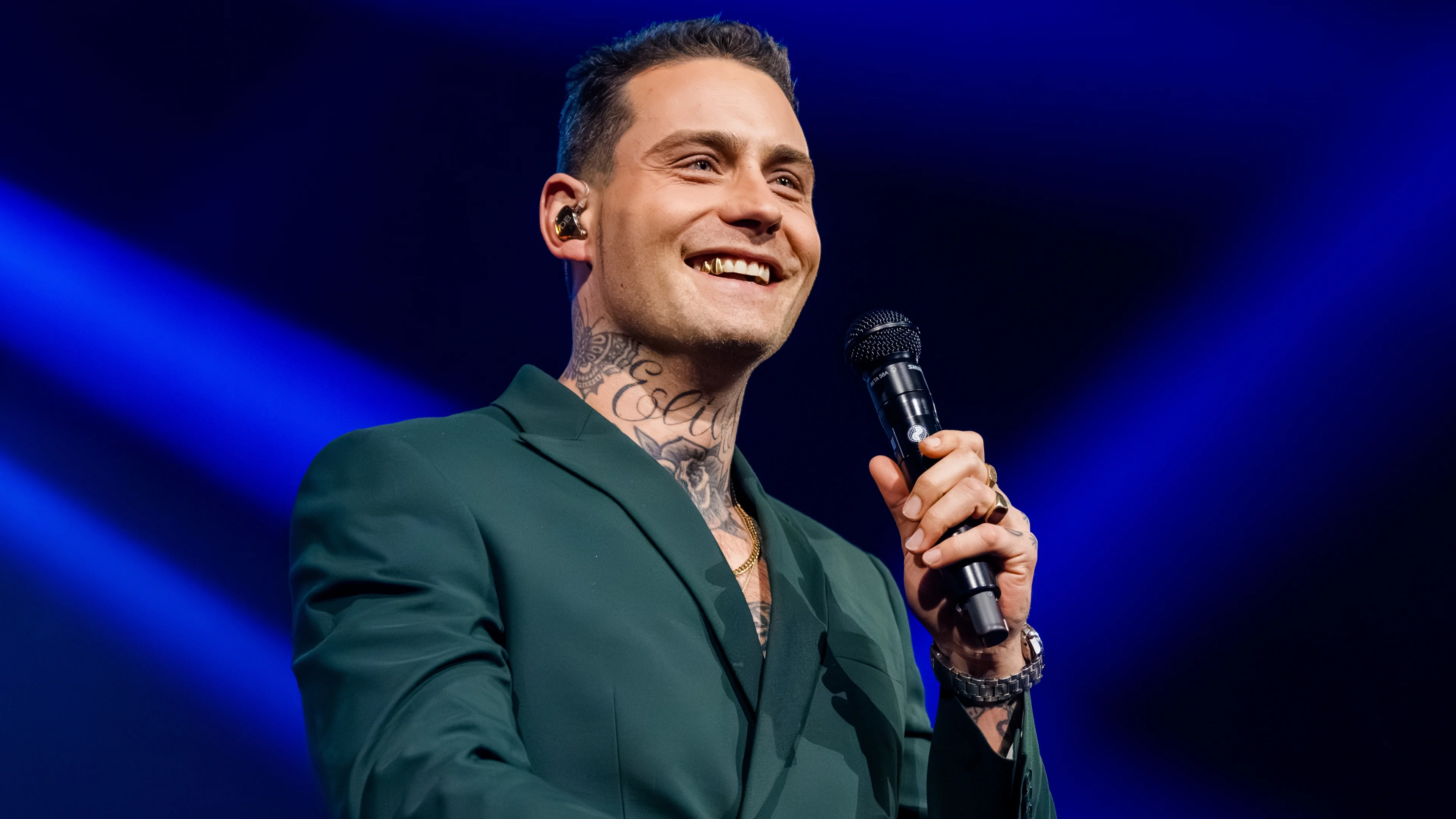 Douwe Bob open over strijd tegen verslaving: 'Monster in mij'