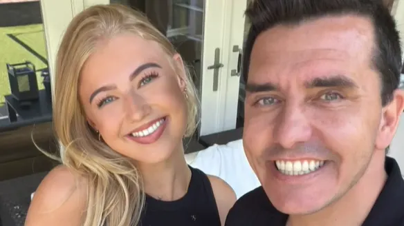 Jan Smit door het dolle heen: 'Fem is geslaagd voor haar rijbewijs'