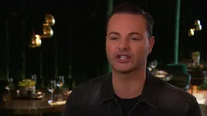 Fred van Leer haalt in nieuw programma letterlijk alles uit de kast!