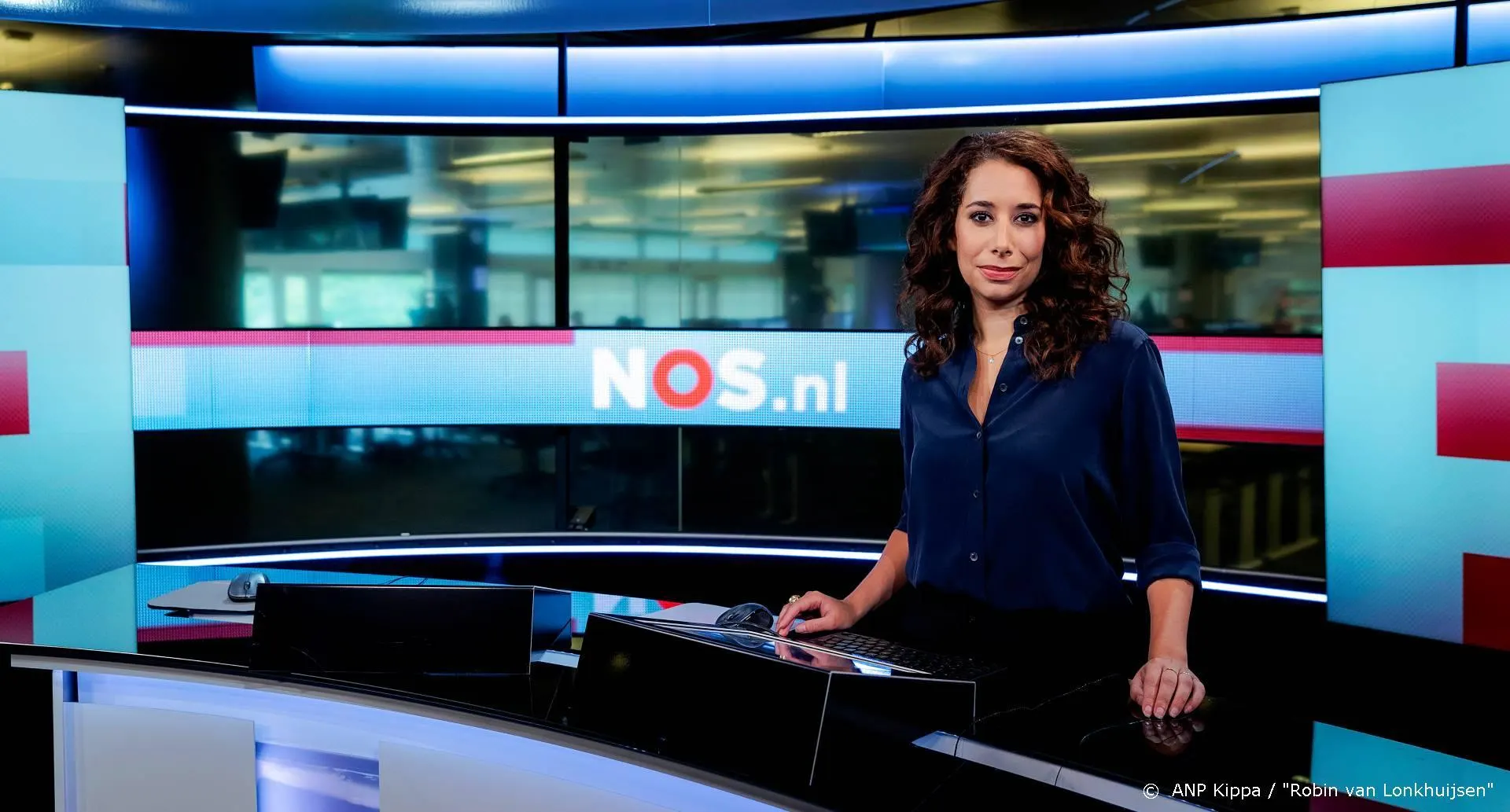 Massaal voor tv voor het nieuws en talkshows