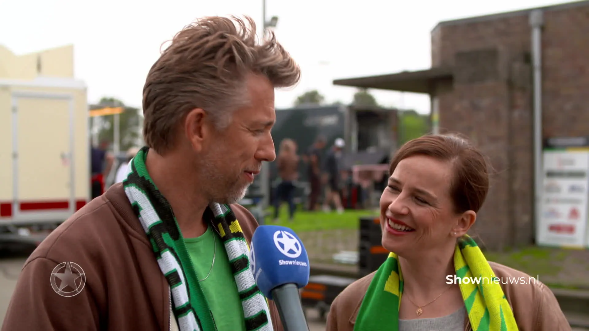 Dit is de hele cast van Singel 39, mét Loes Haverkort en vele anderen!