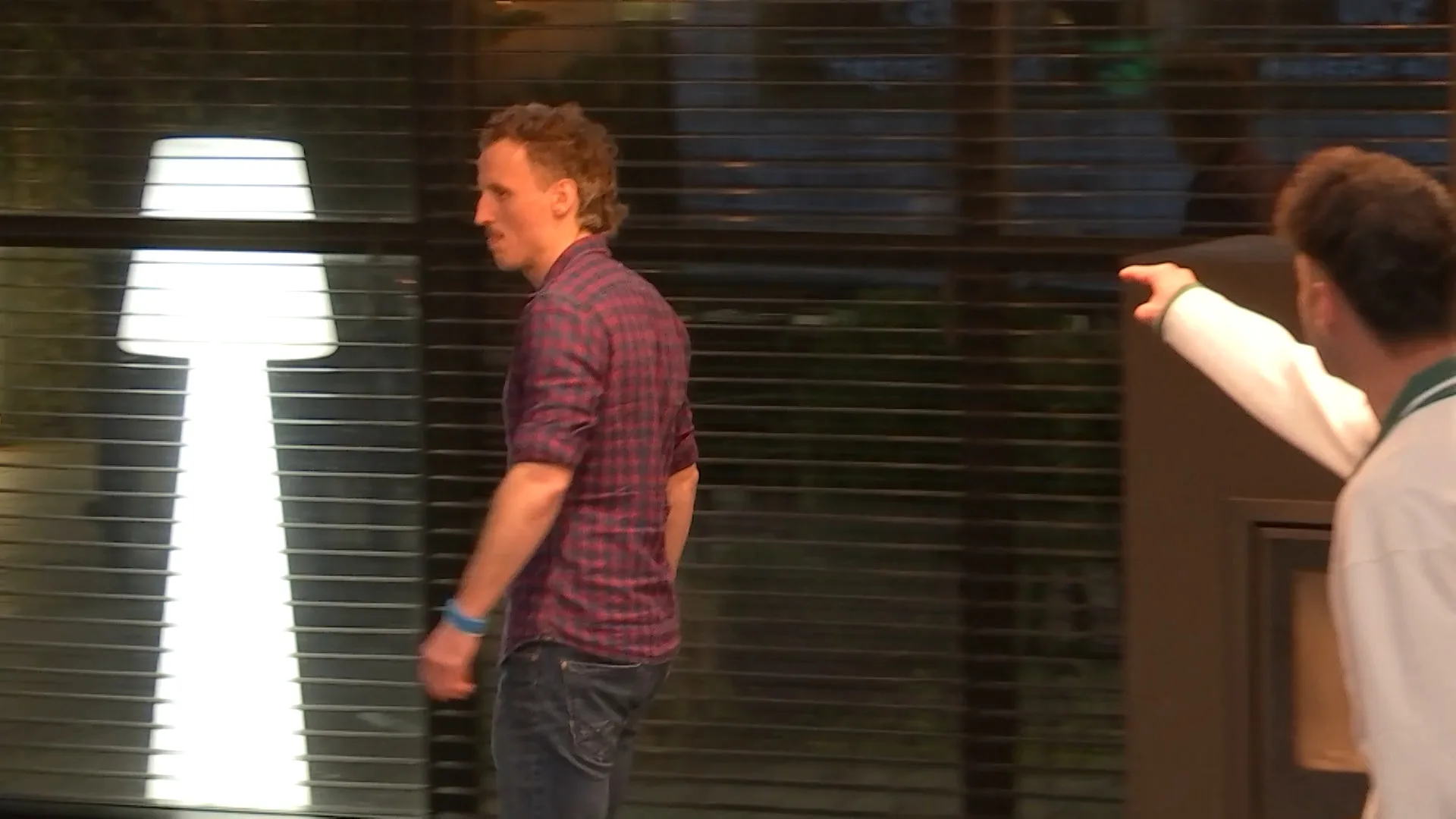 De bom barst tussen Salar en Roland (De Bondgenoten)