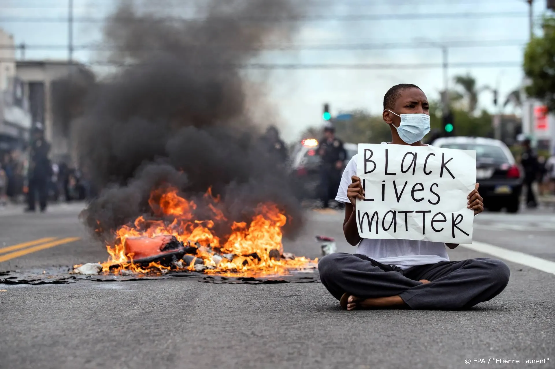 Grote mediabedrijven steunen Black Lives Matter-beweging