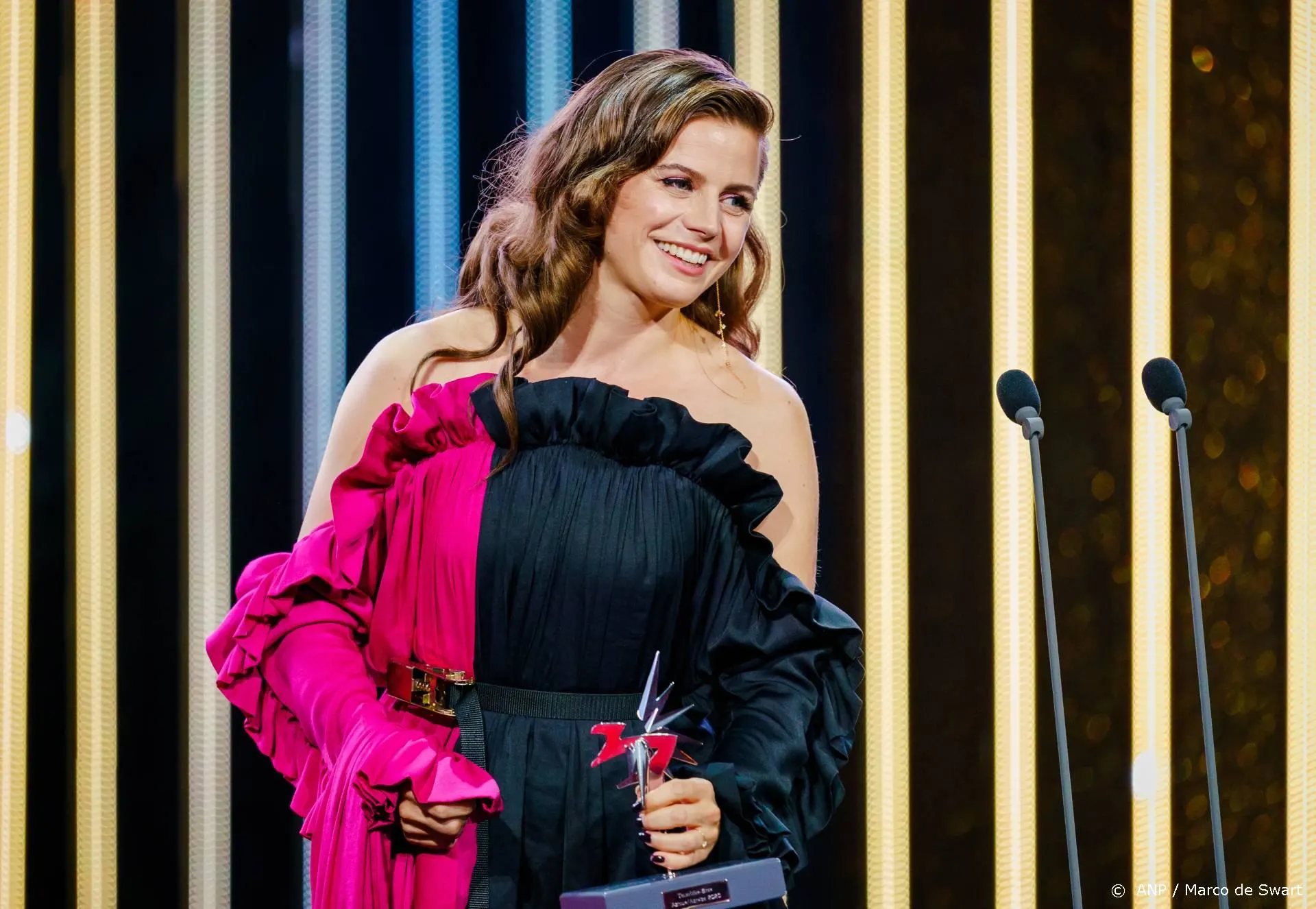 Elise Schaap verrast door talent De Casting Kantine