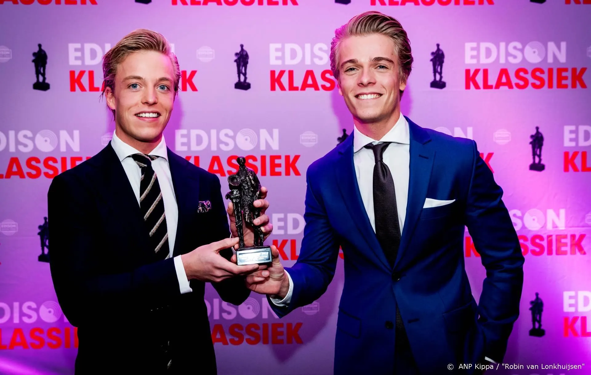 'Pianobroers' spelen voor 100 mensen in heropenend Concertgebouw