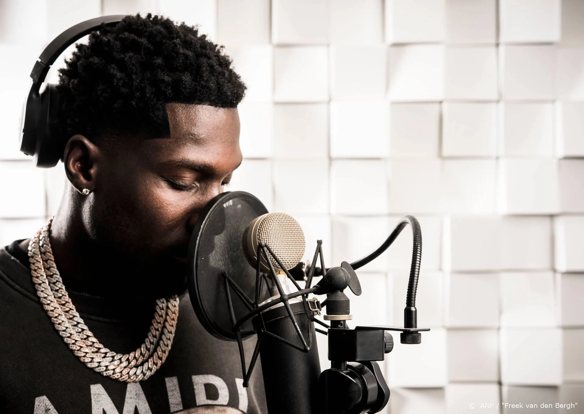 Rapper Frenna wil in buitenland doorbreken