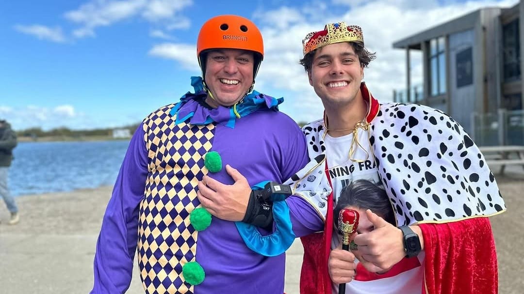 ZIEN: Frans Bauer lijkt in dit jeugdkiekje als twee druppels water op Frans jr.