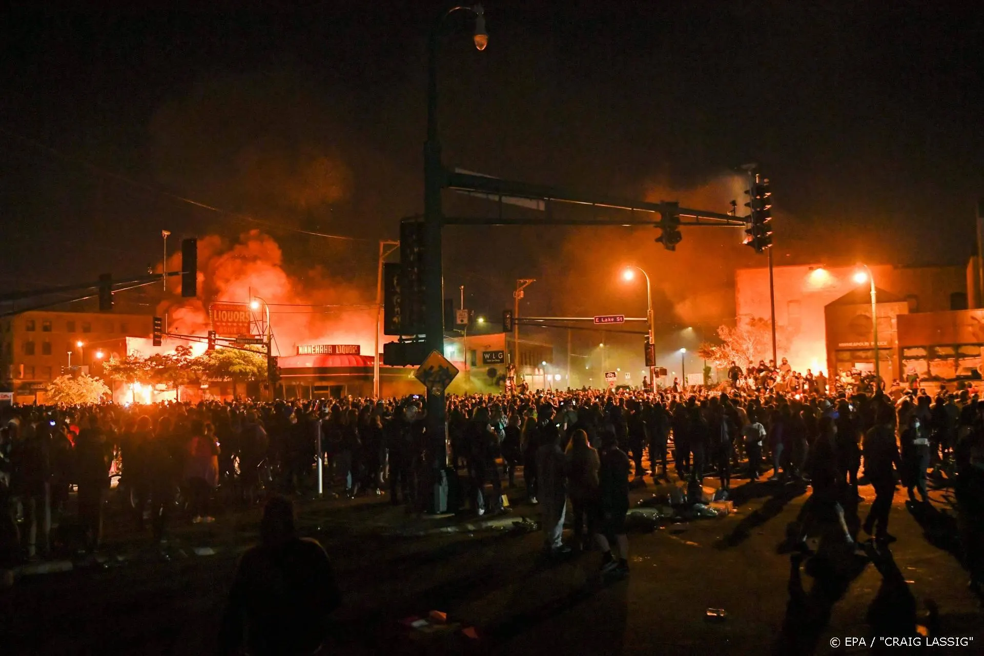 Politie Minneapolis arresteert ploeg CNN tijdens uitzending