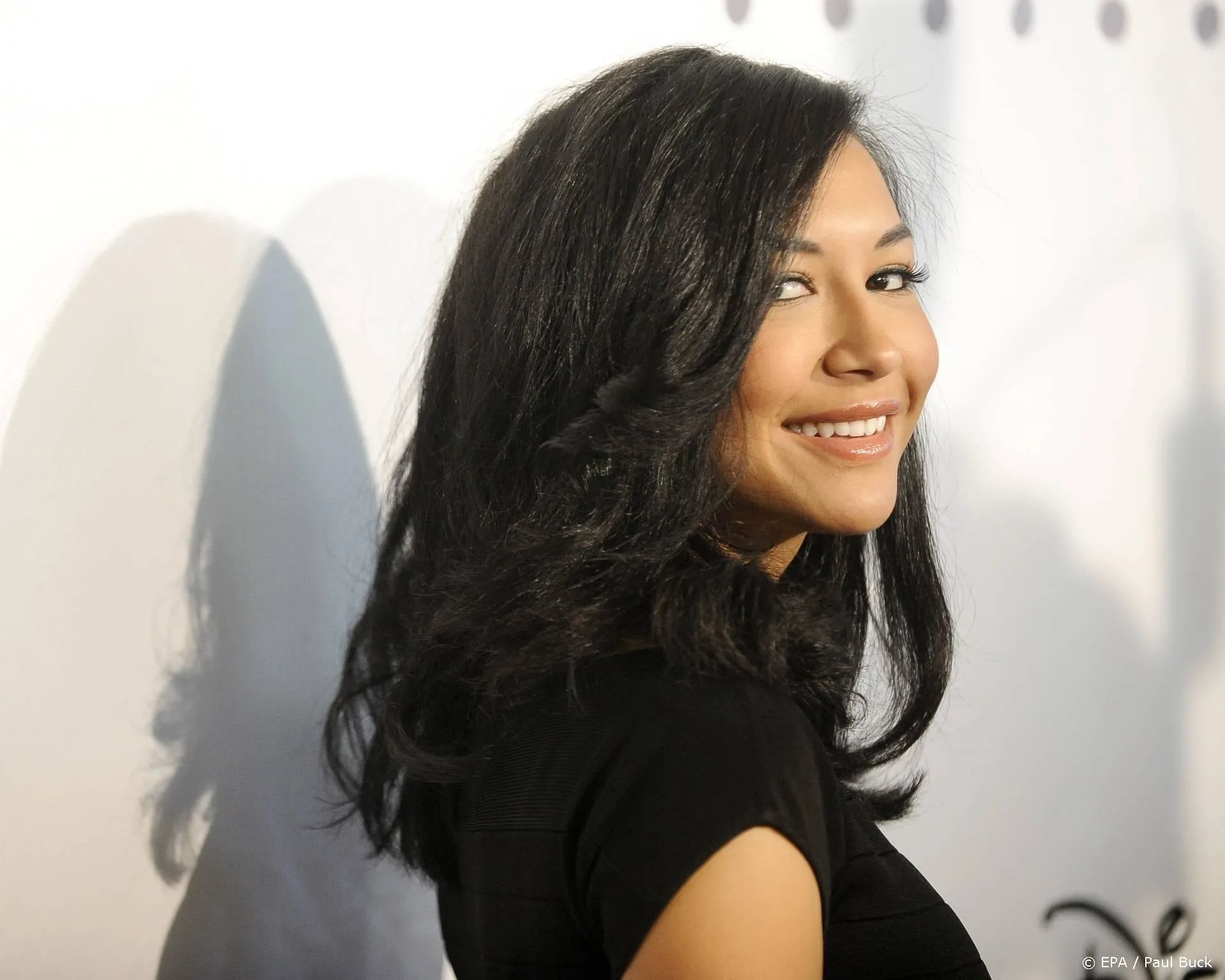 Glee-acteurs herdenken Naya Rivera op eerste sterfdag