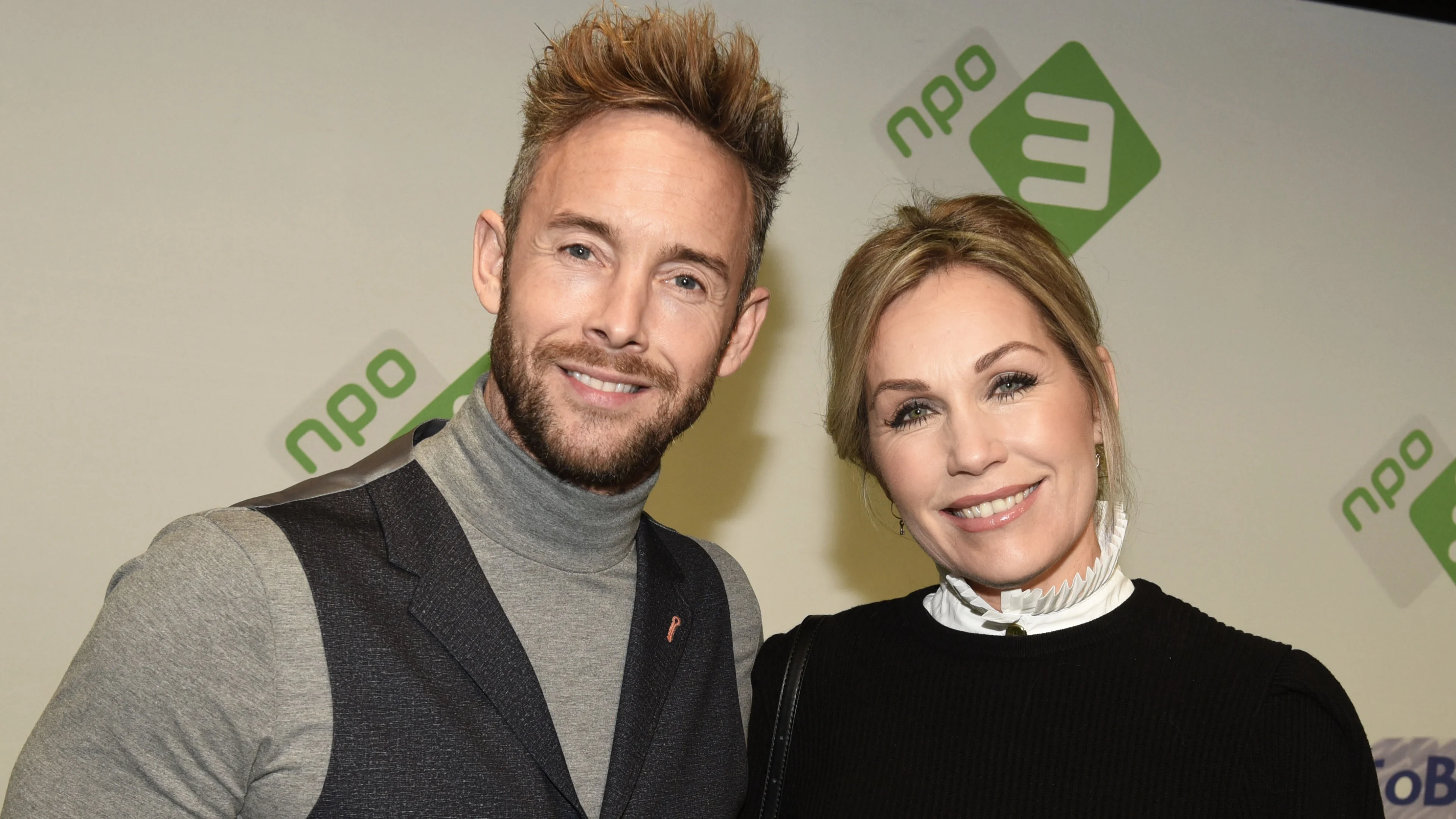 ZIEN: Charly Luske zet Tanja Jess in het zonnetje