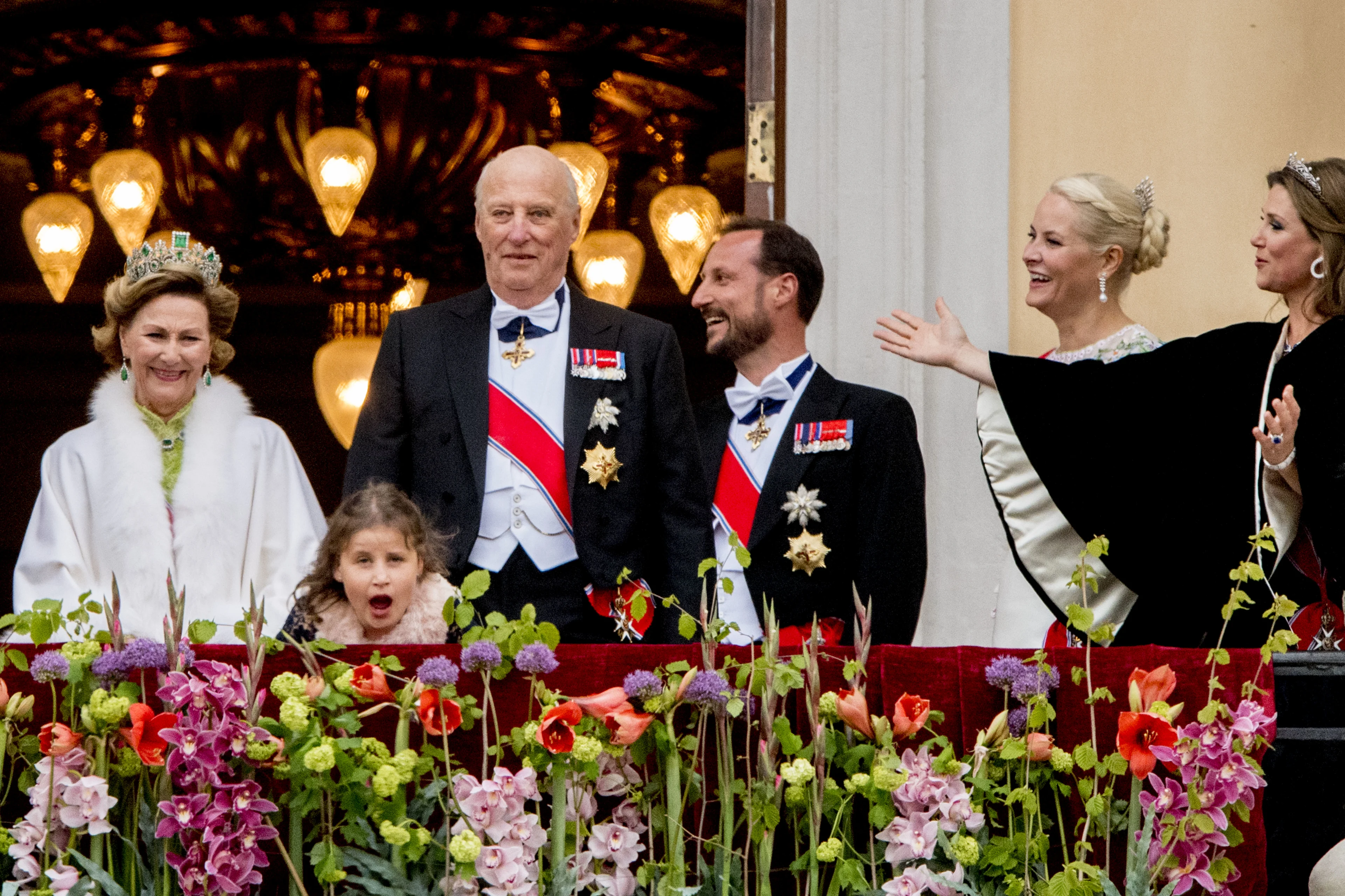 Noors koningspaar in quarantaine na eerste dode coronavirus
