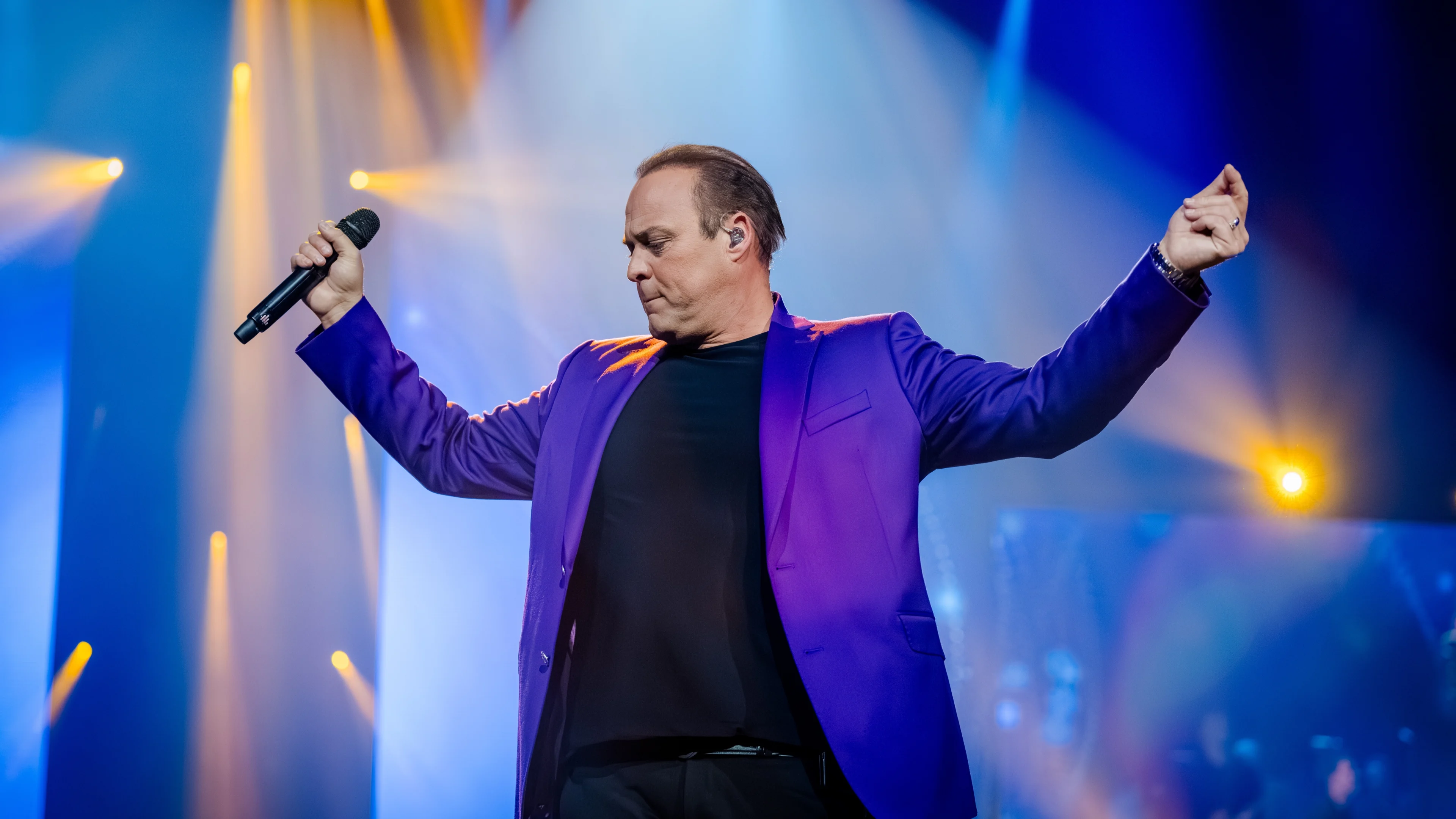 Groot gemis voor Frans Bauer tijdens tour: 'Met een traan'
